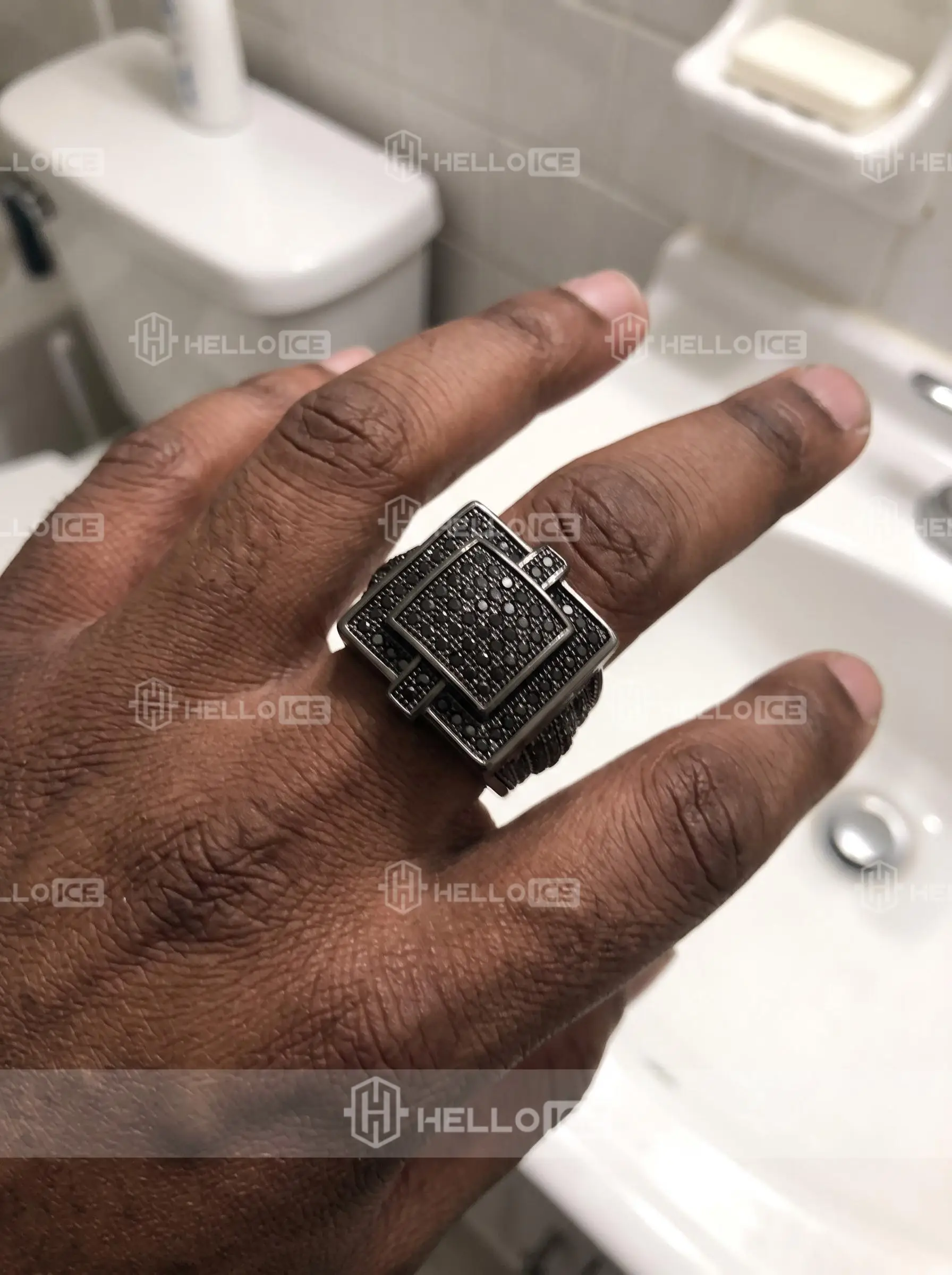 Helloice Review Image