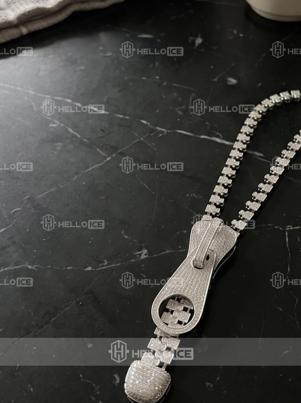 Helloice Review Image