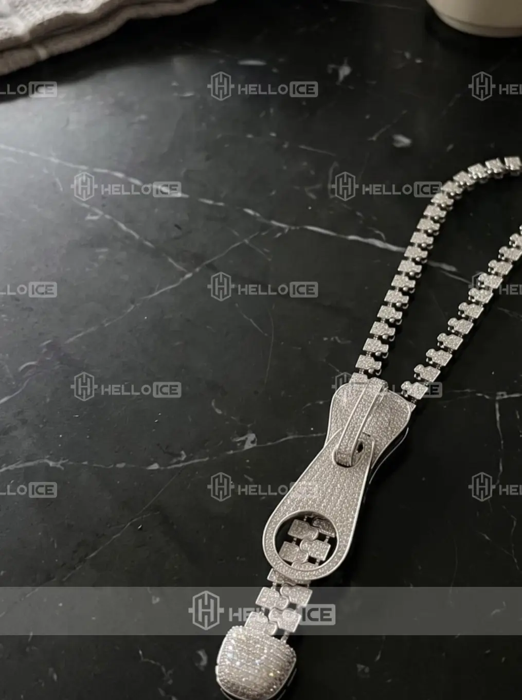 Helloice Review Image
