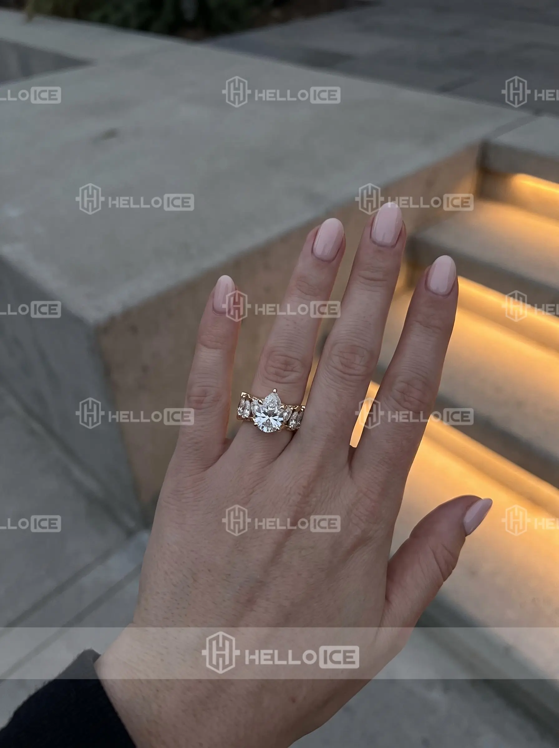 Helloice Review Image