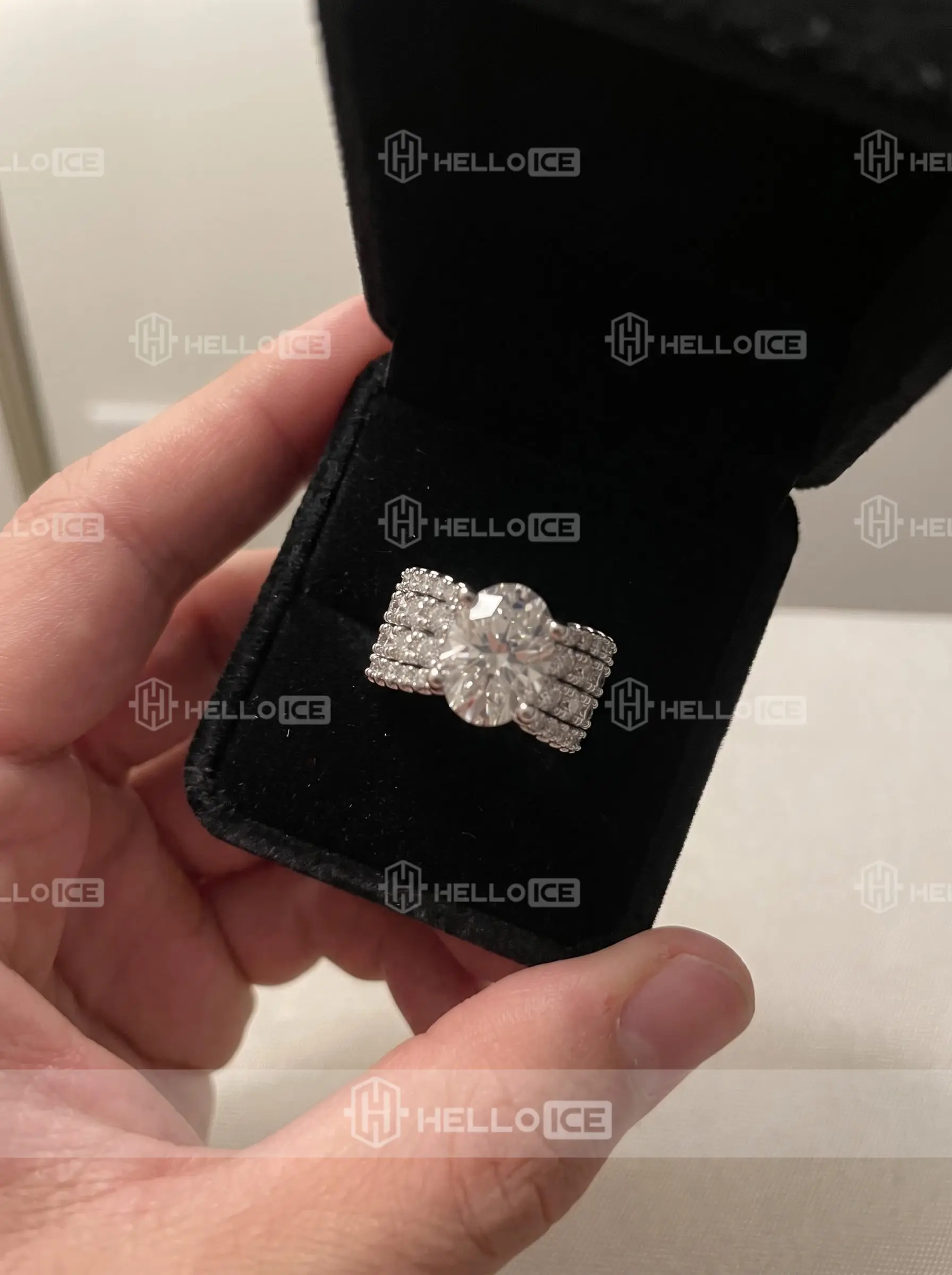 Helloice Review Image