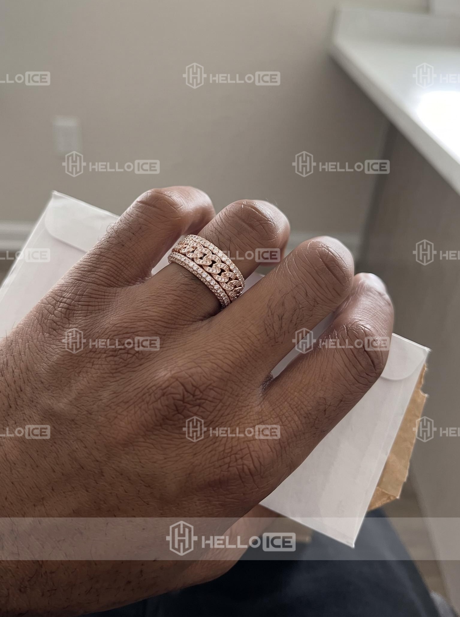 Helloice Review Image