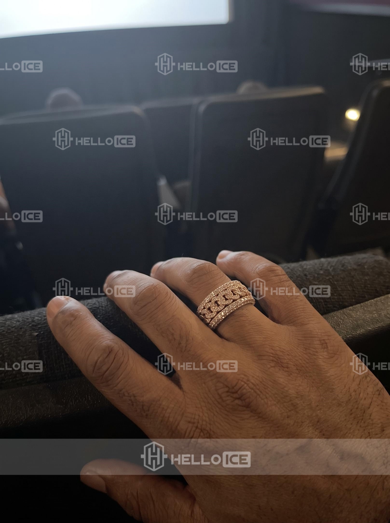 Helloice Review Image