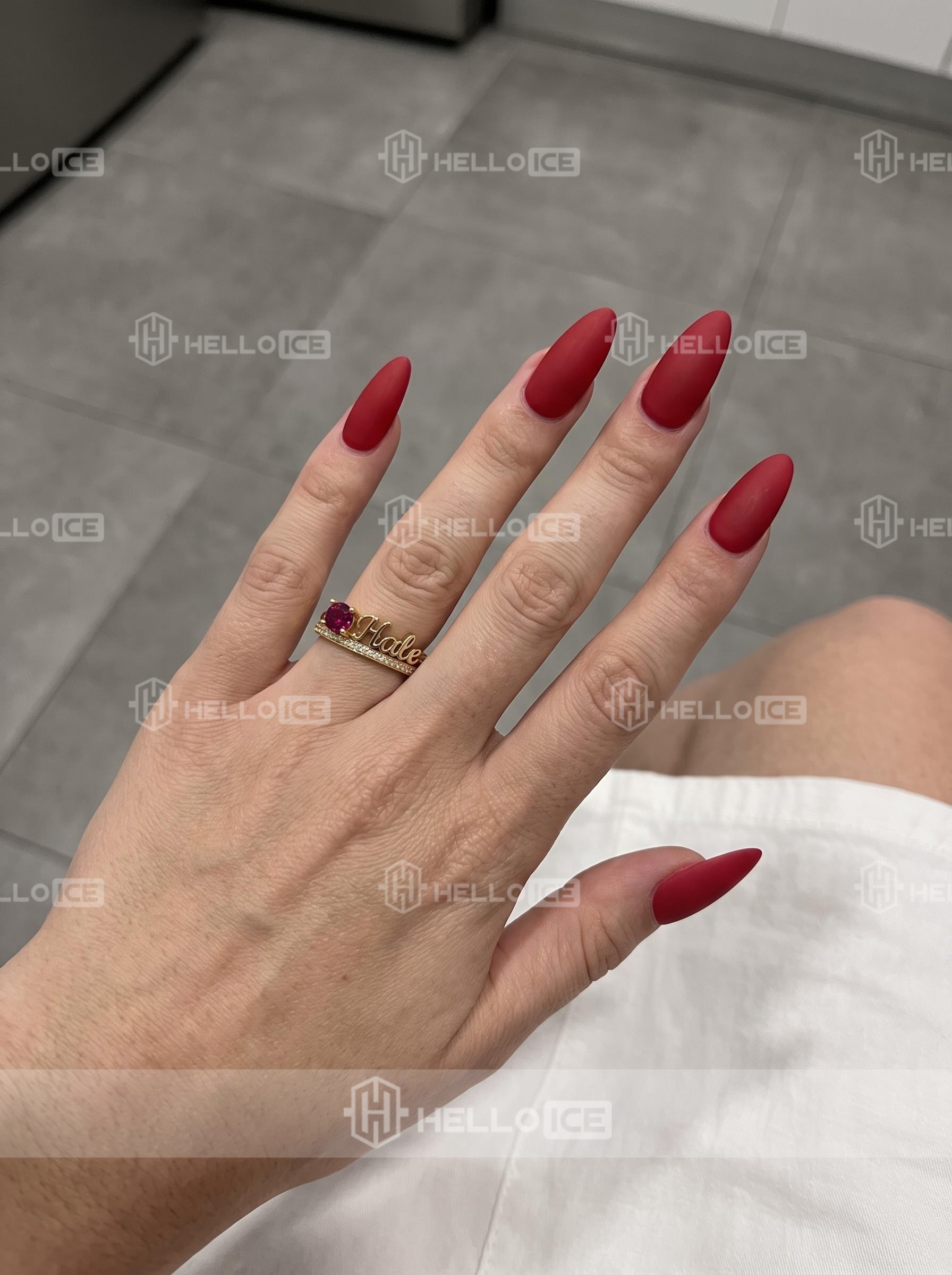 Helloice Review Image