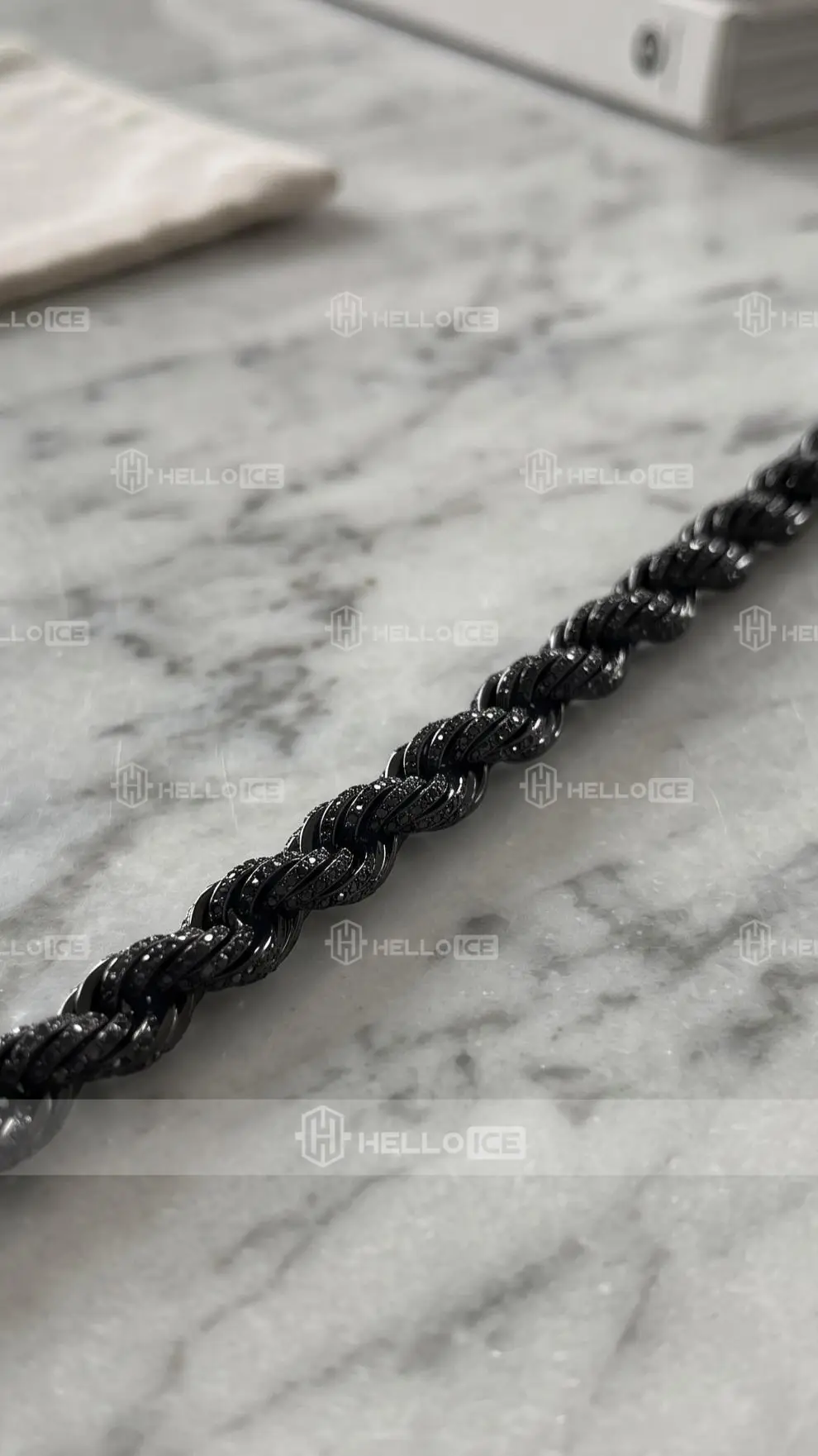 Helloice Review Image