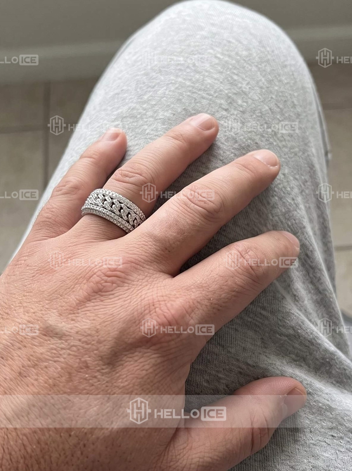 Helloice Review Image