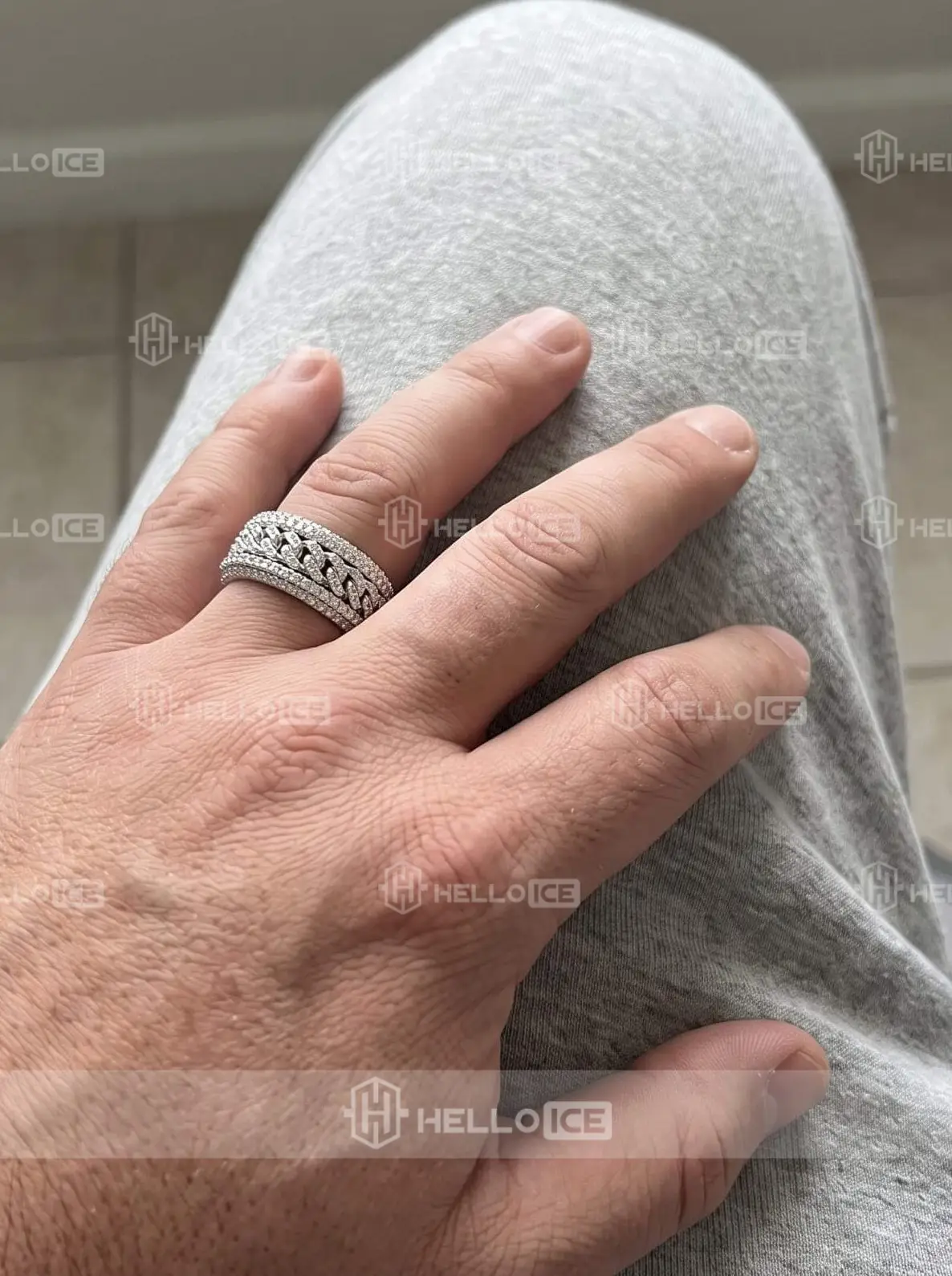 Helloice Review Image