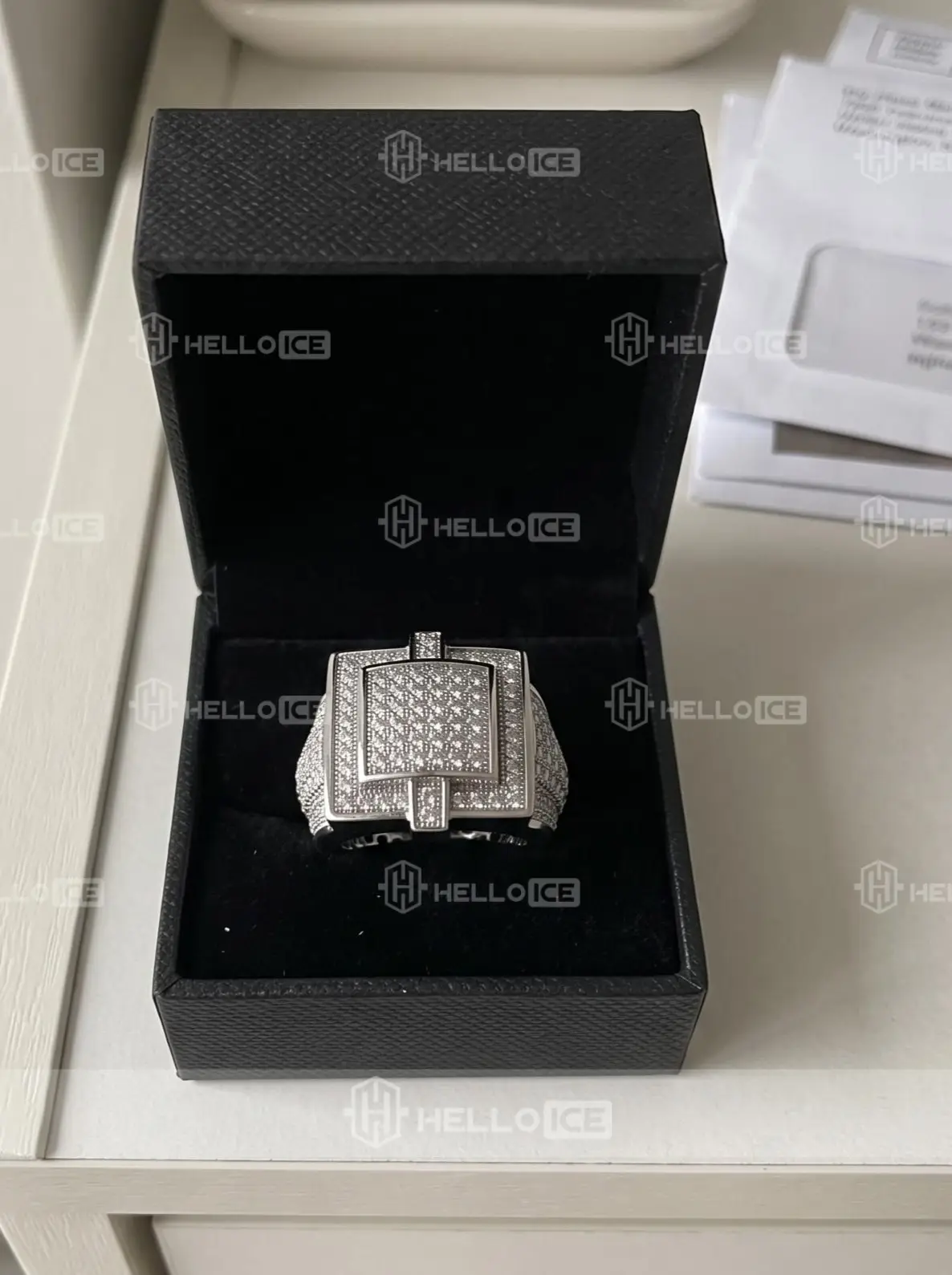 Helloice Review Image
