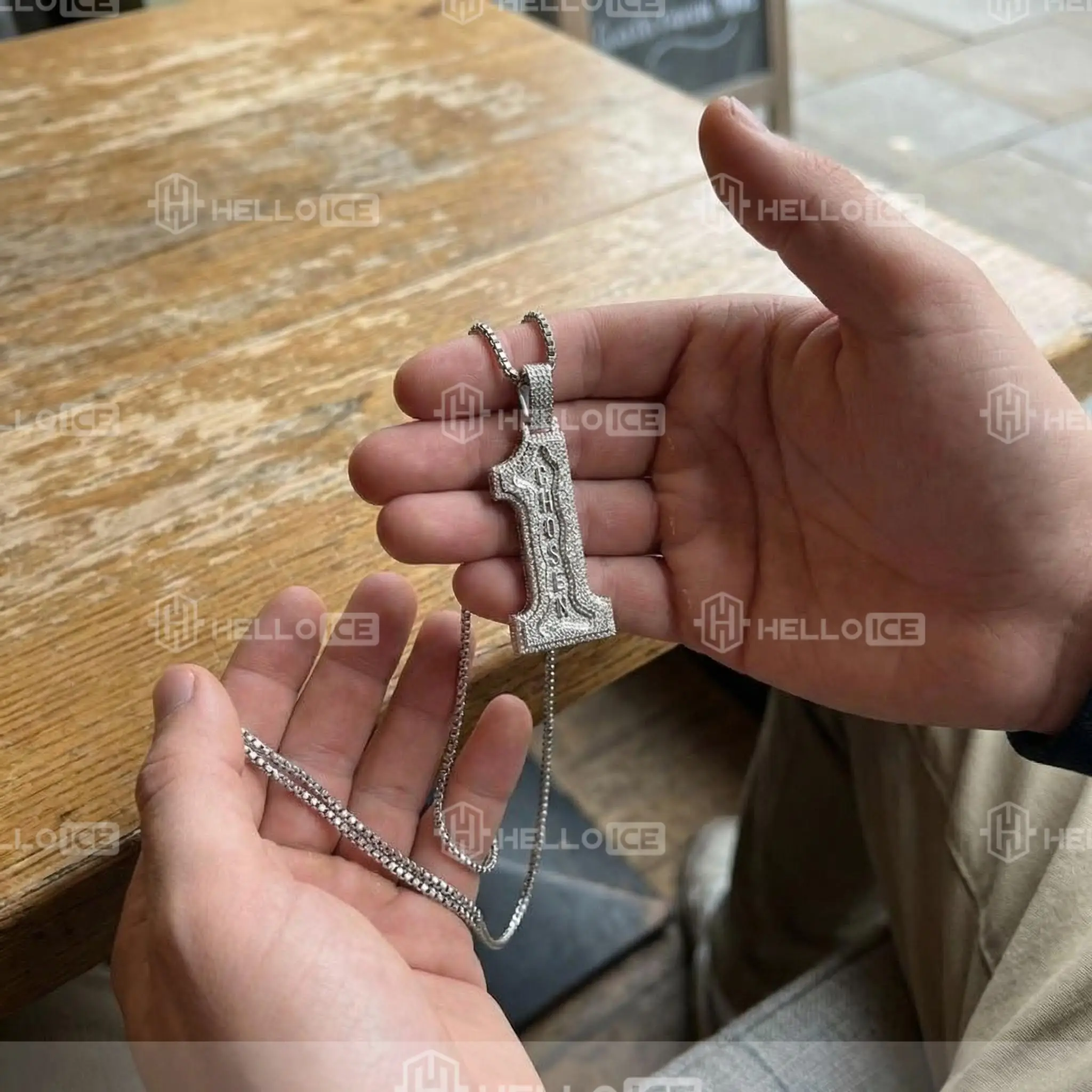 Helloice Review Image