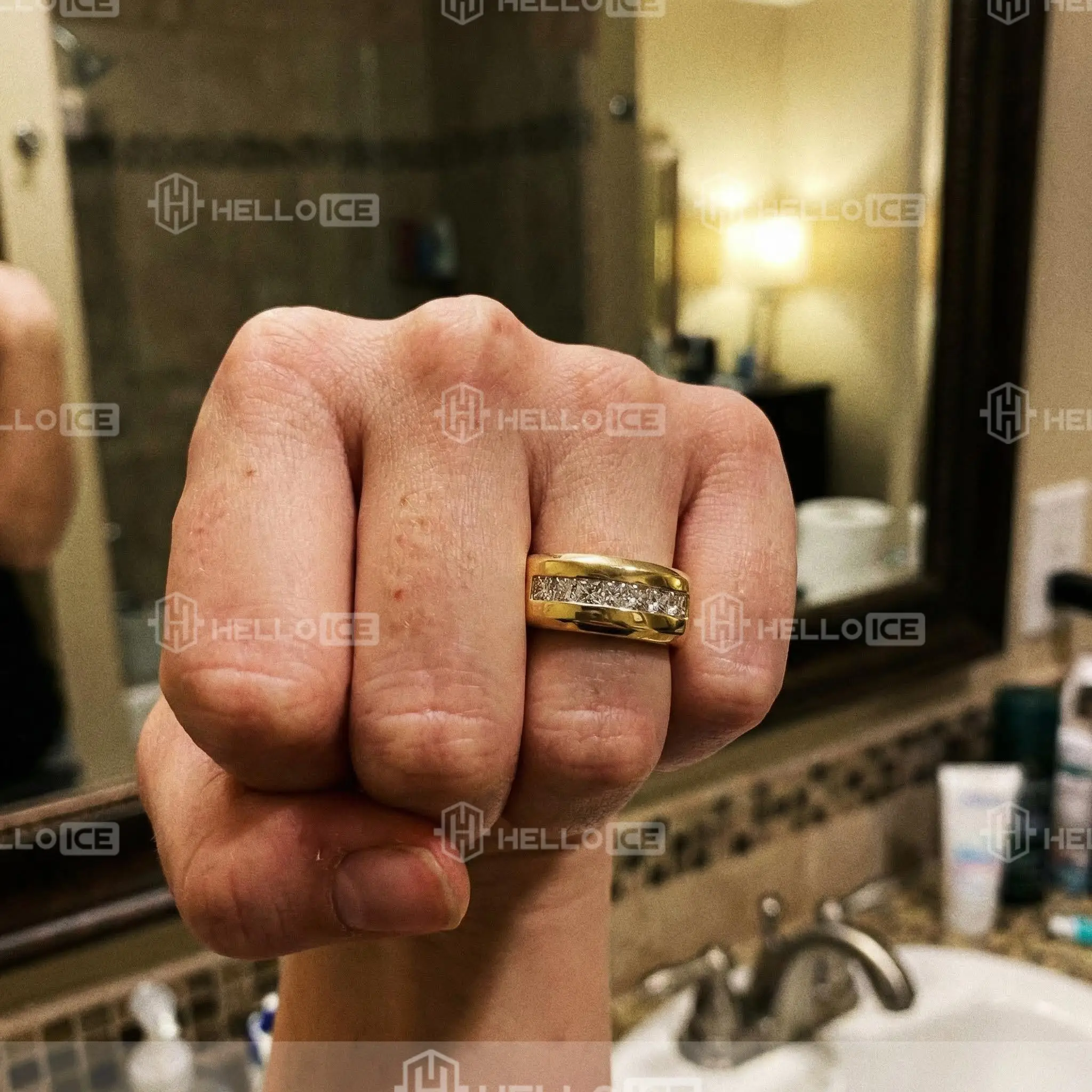 Helloice Review Image