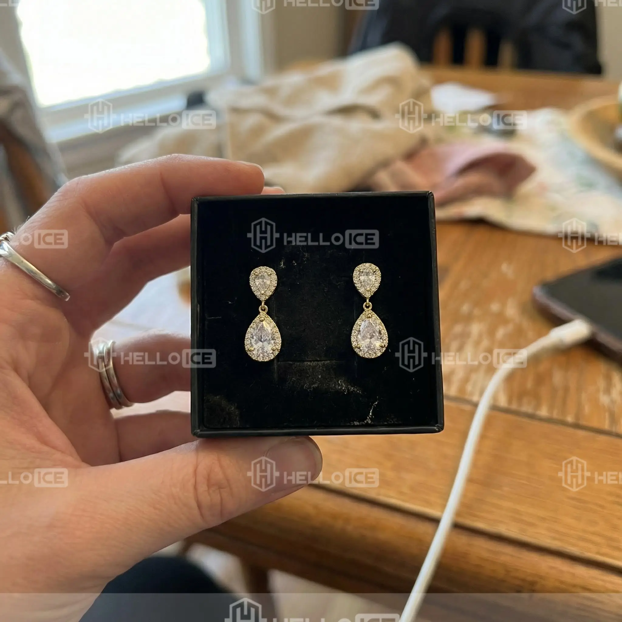 Helloice Review Image