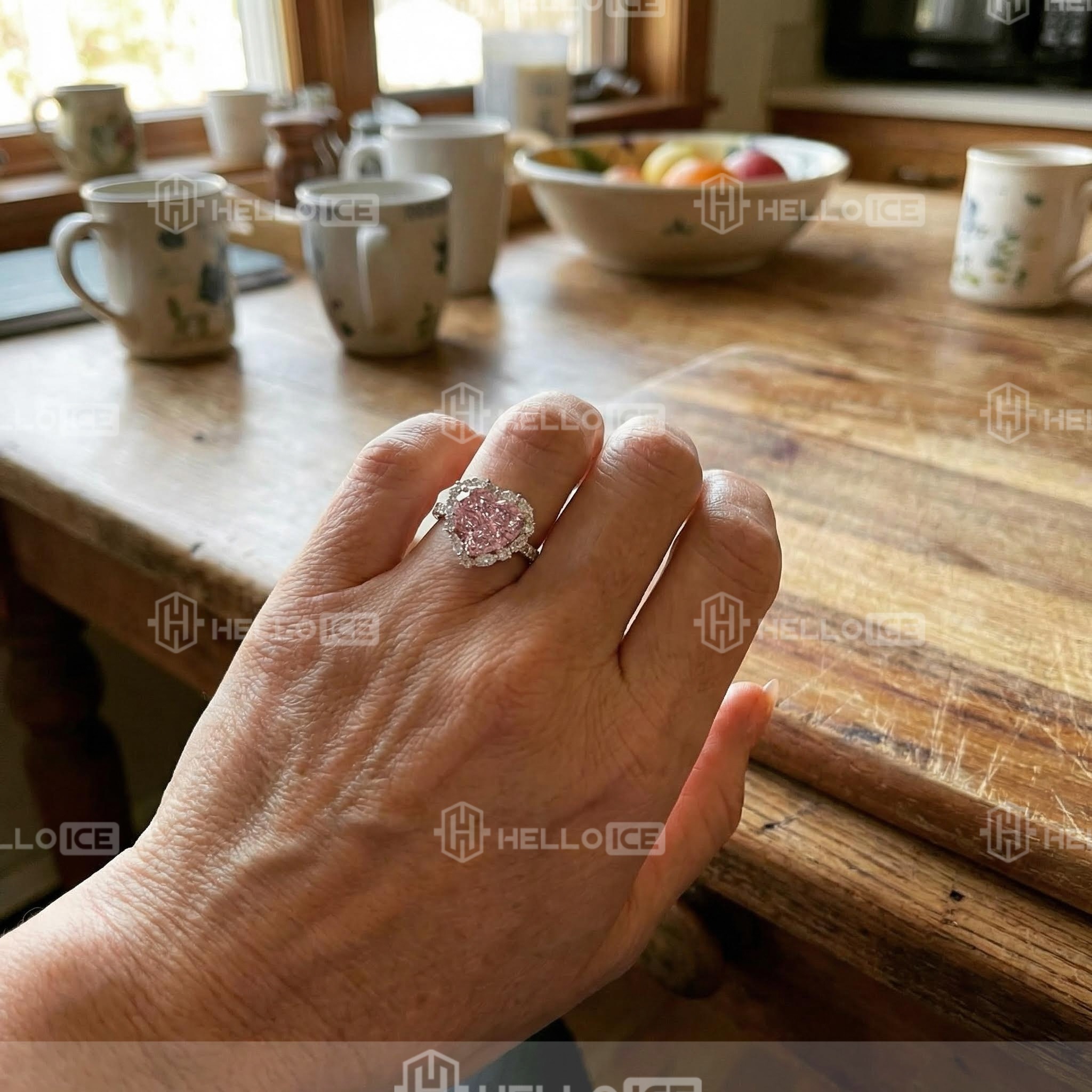 Helloice Review Image