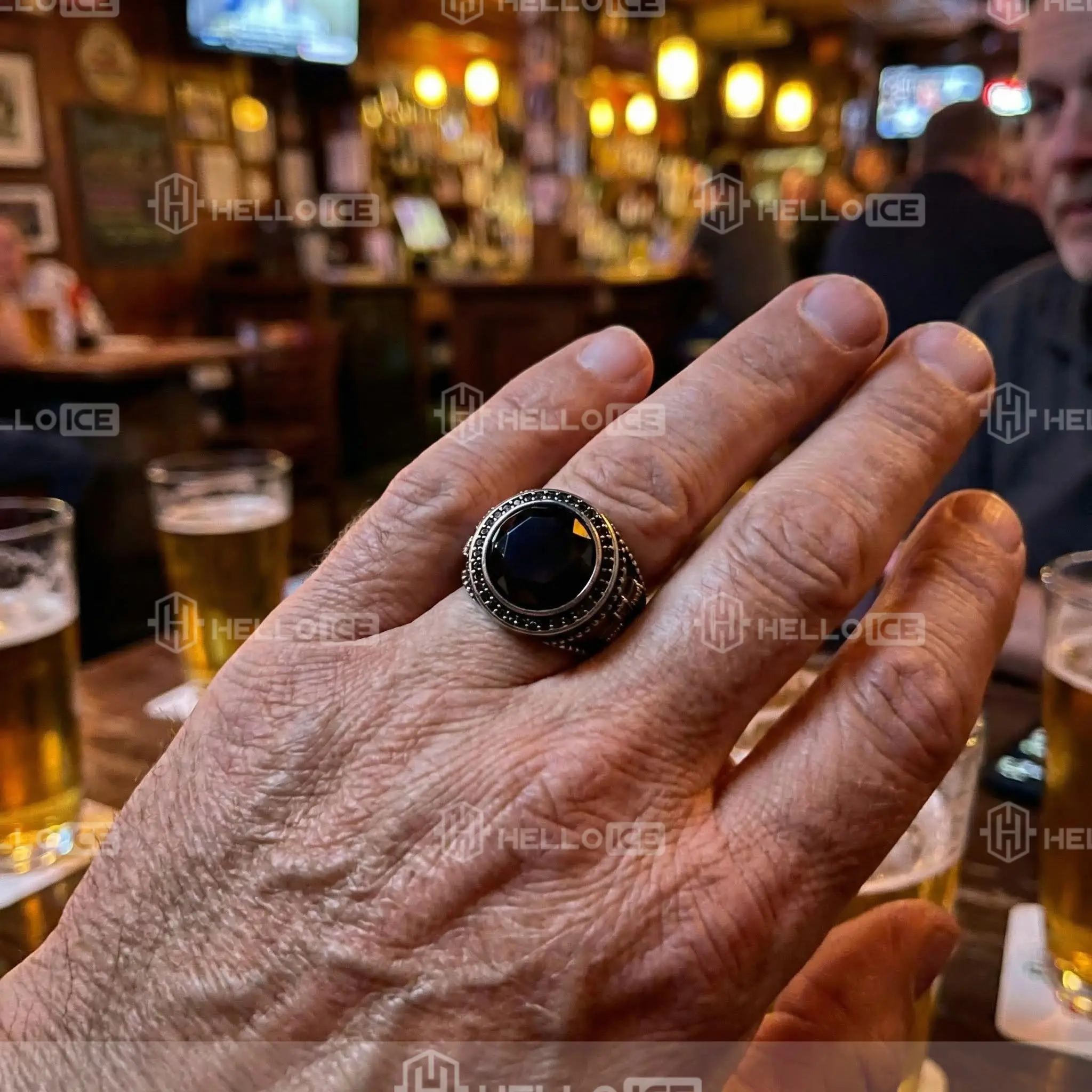 Helloice Review Image