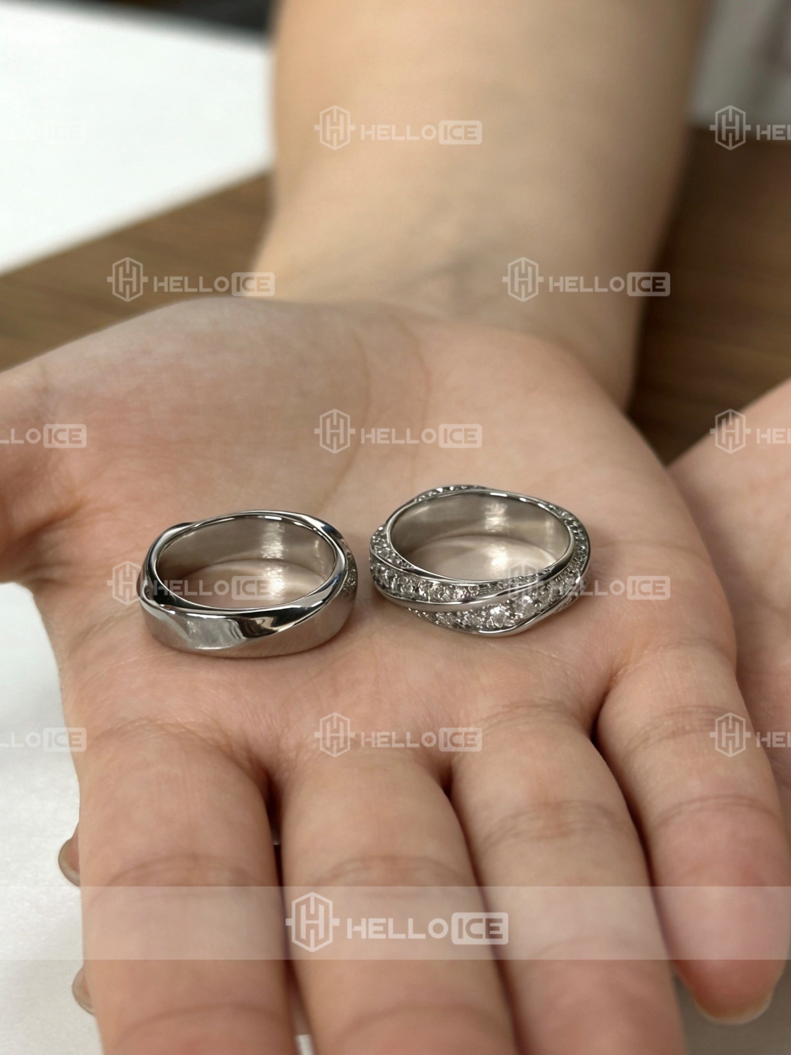 Helloice Review Image