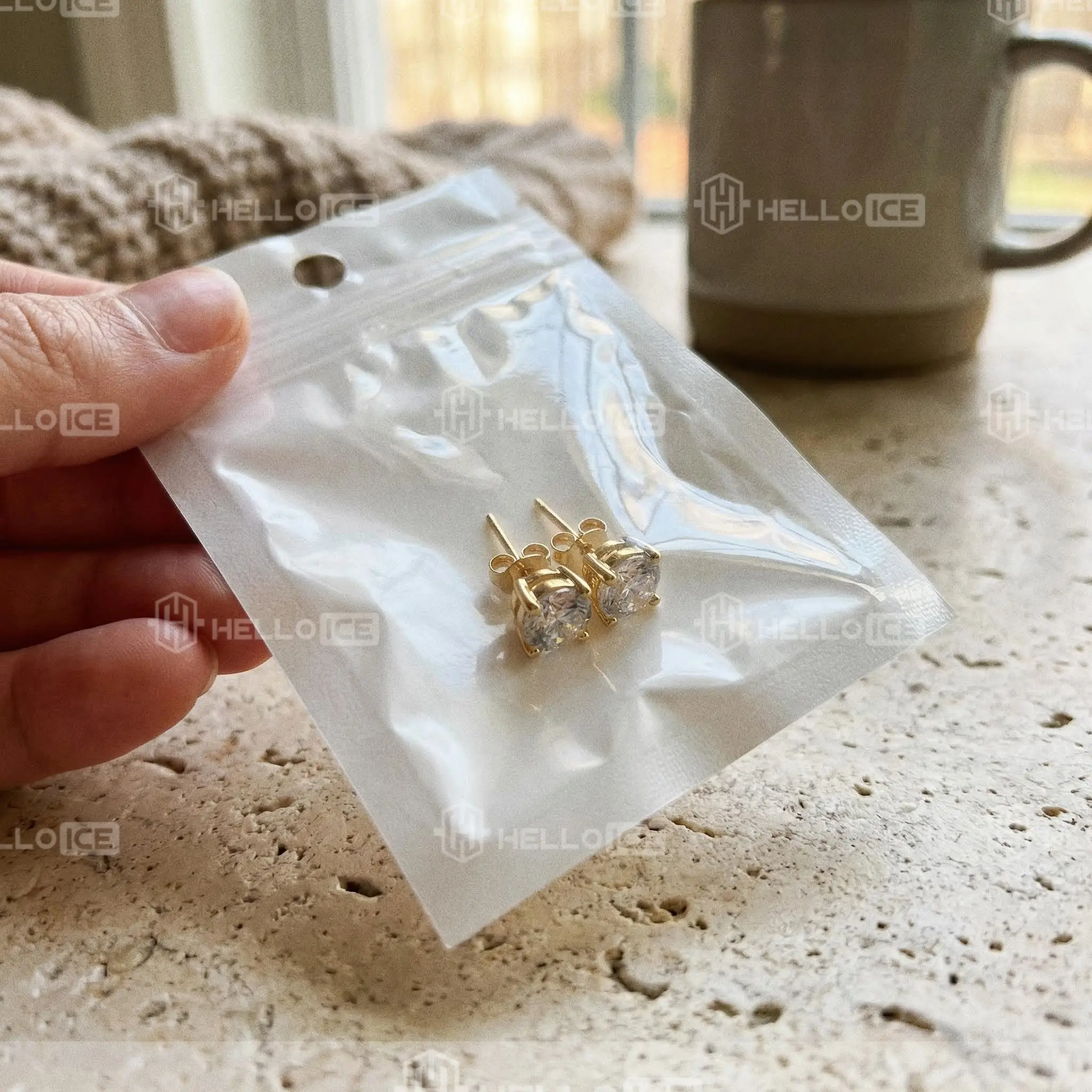 Helloice Review Image