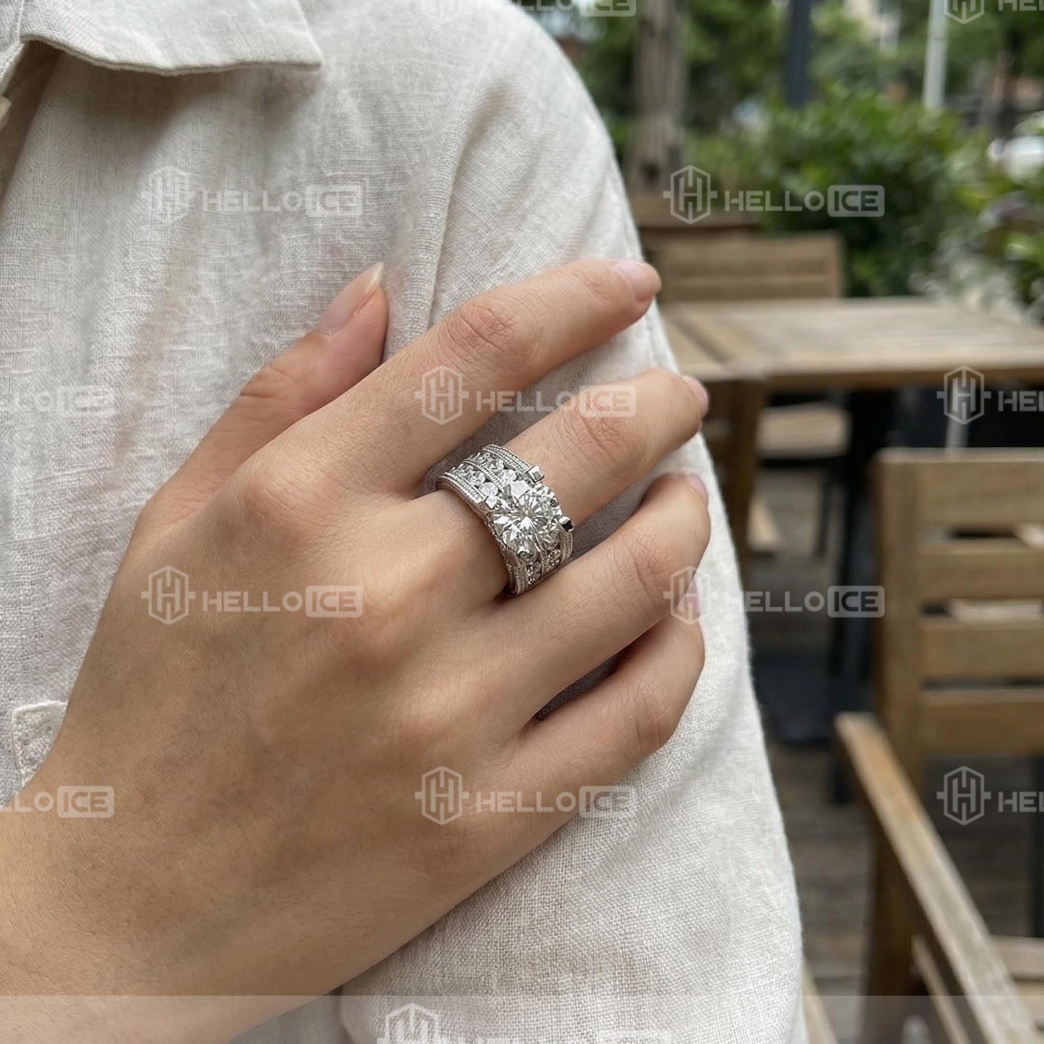 Helloice Review Image