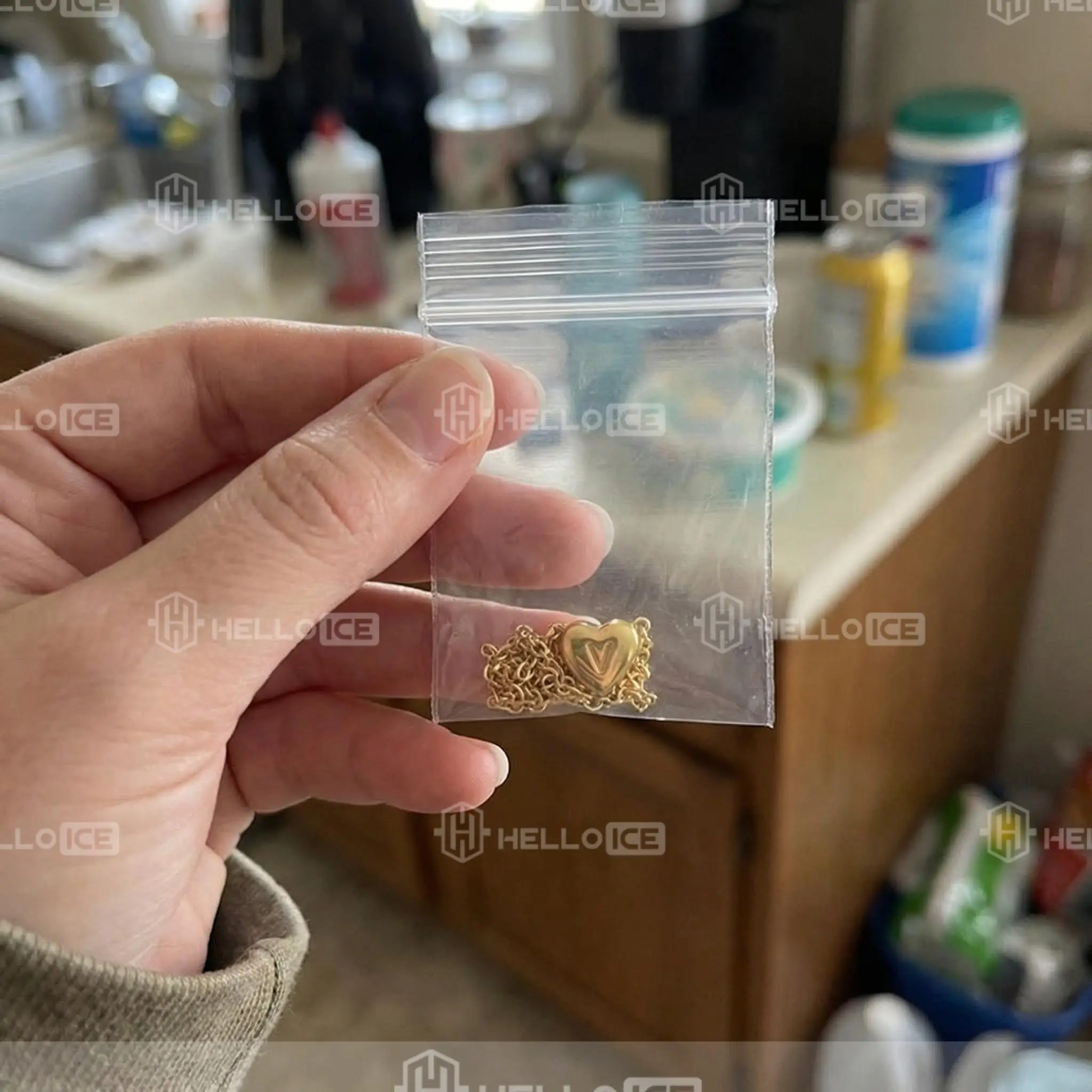 Helloice Review Image