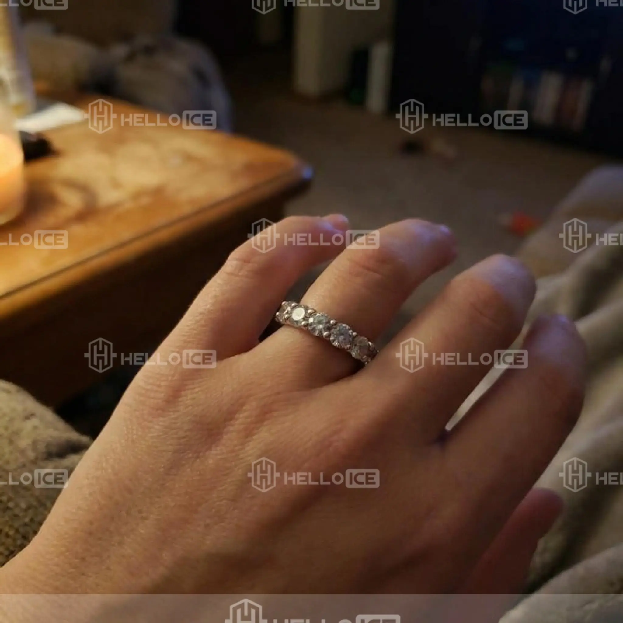 Helloice Review Image