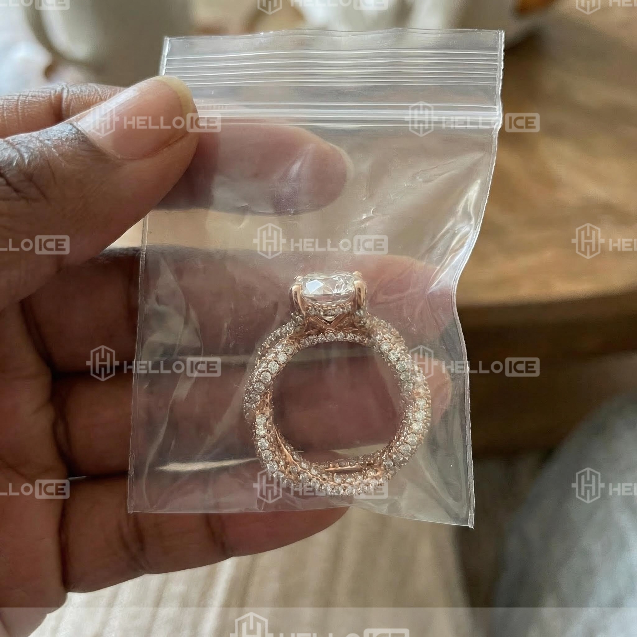 Helloice Review Image