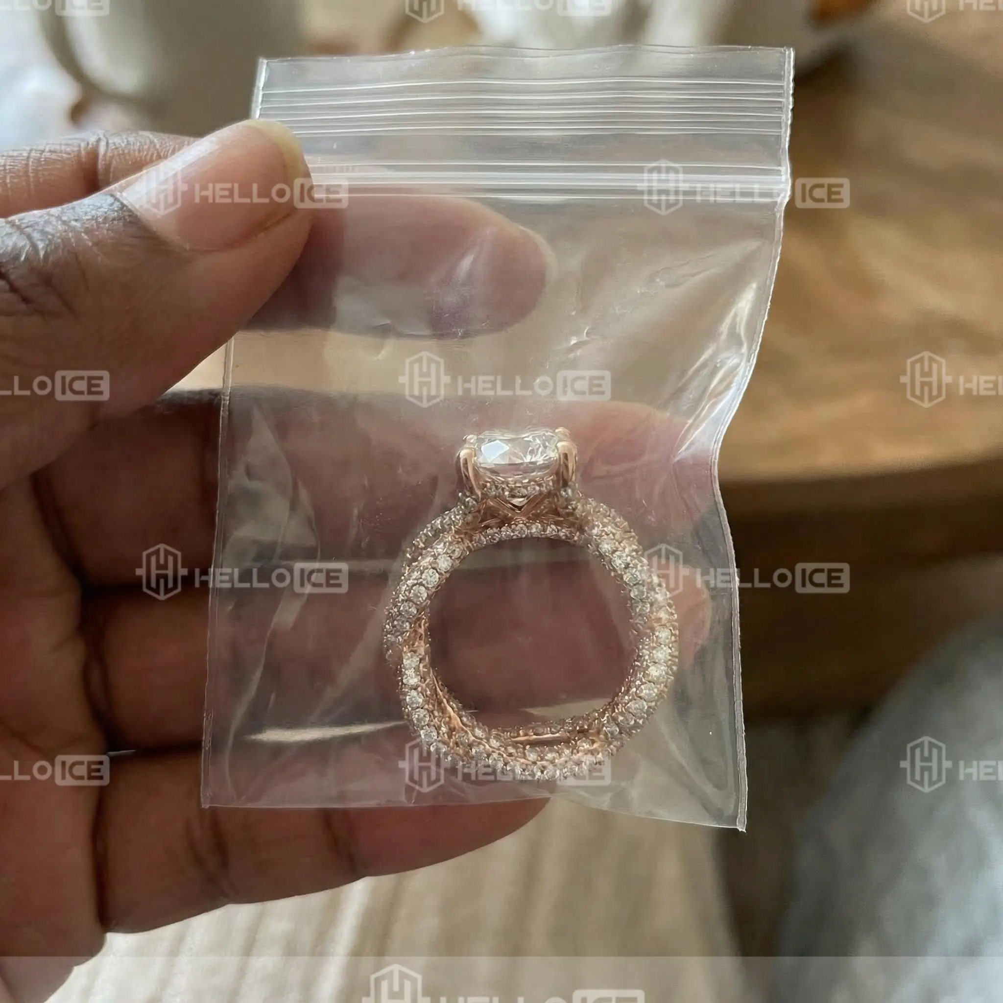 Helloice Review Image