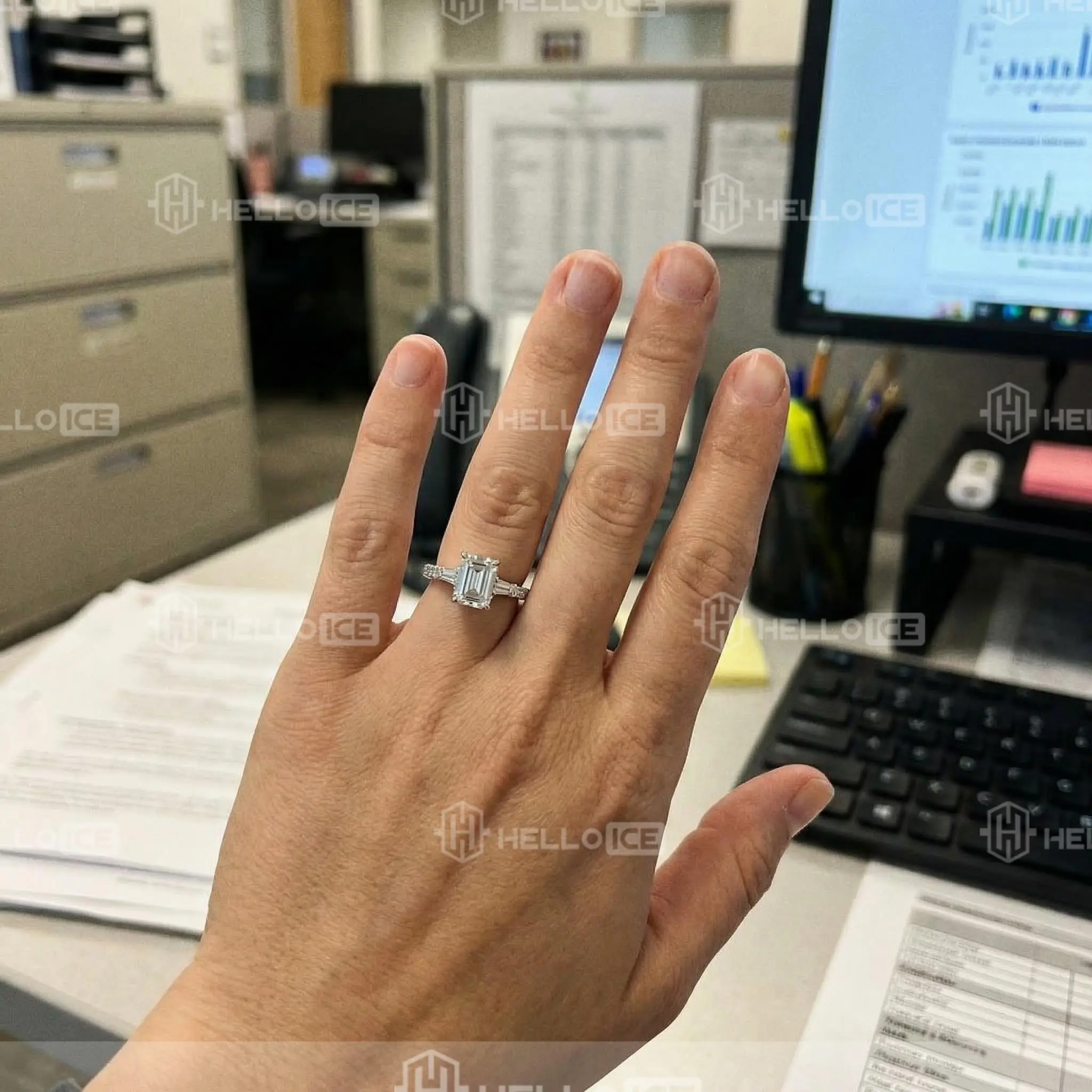 Helloice Review Image