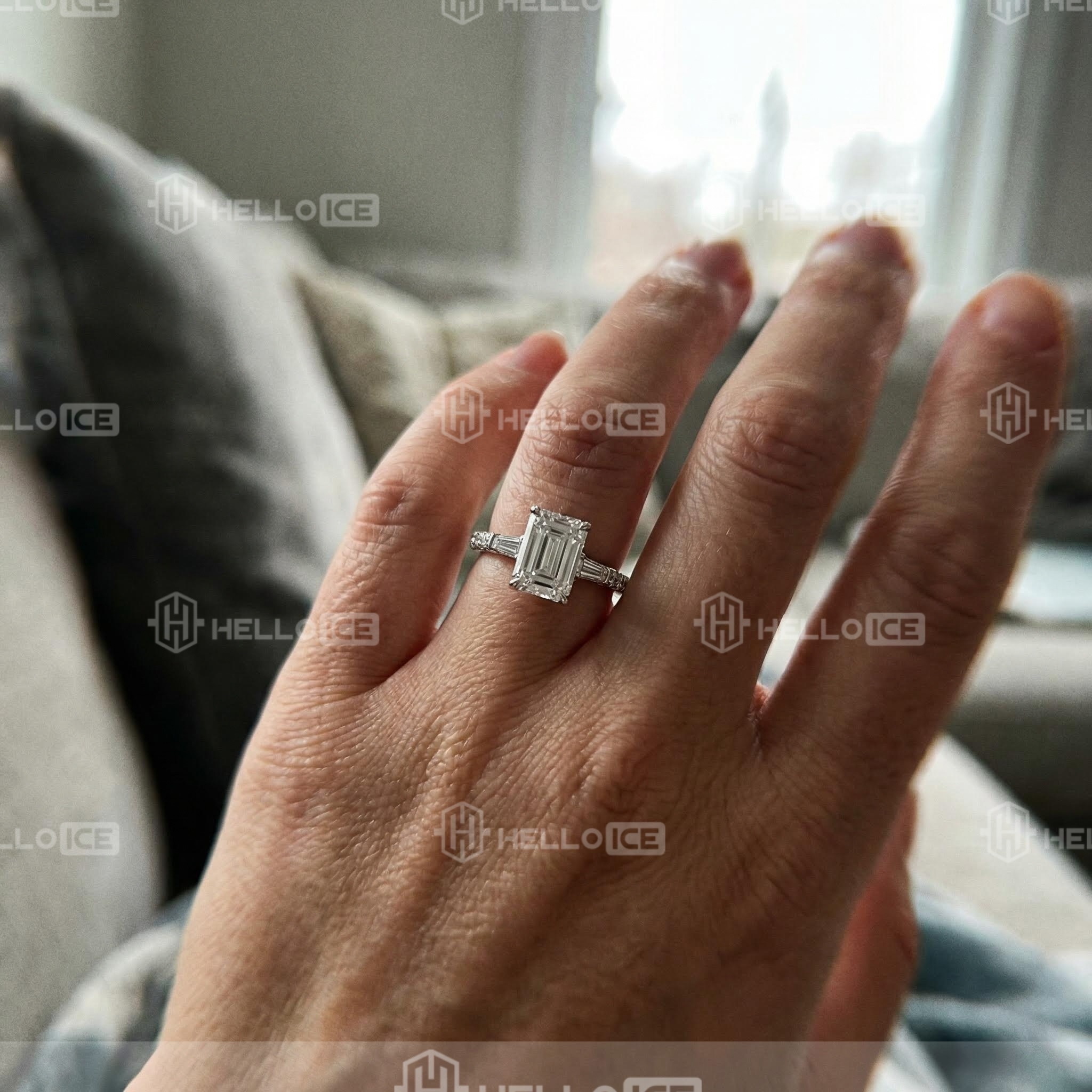 Helloice Review Image