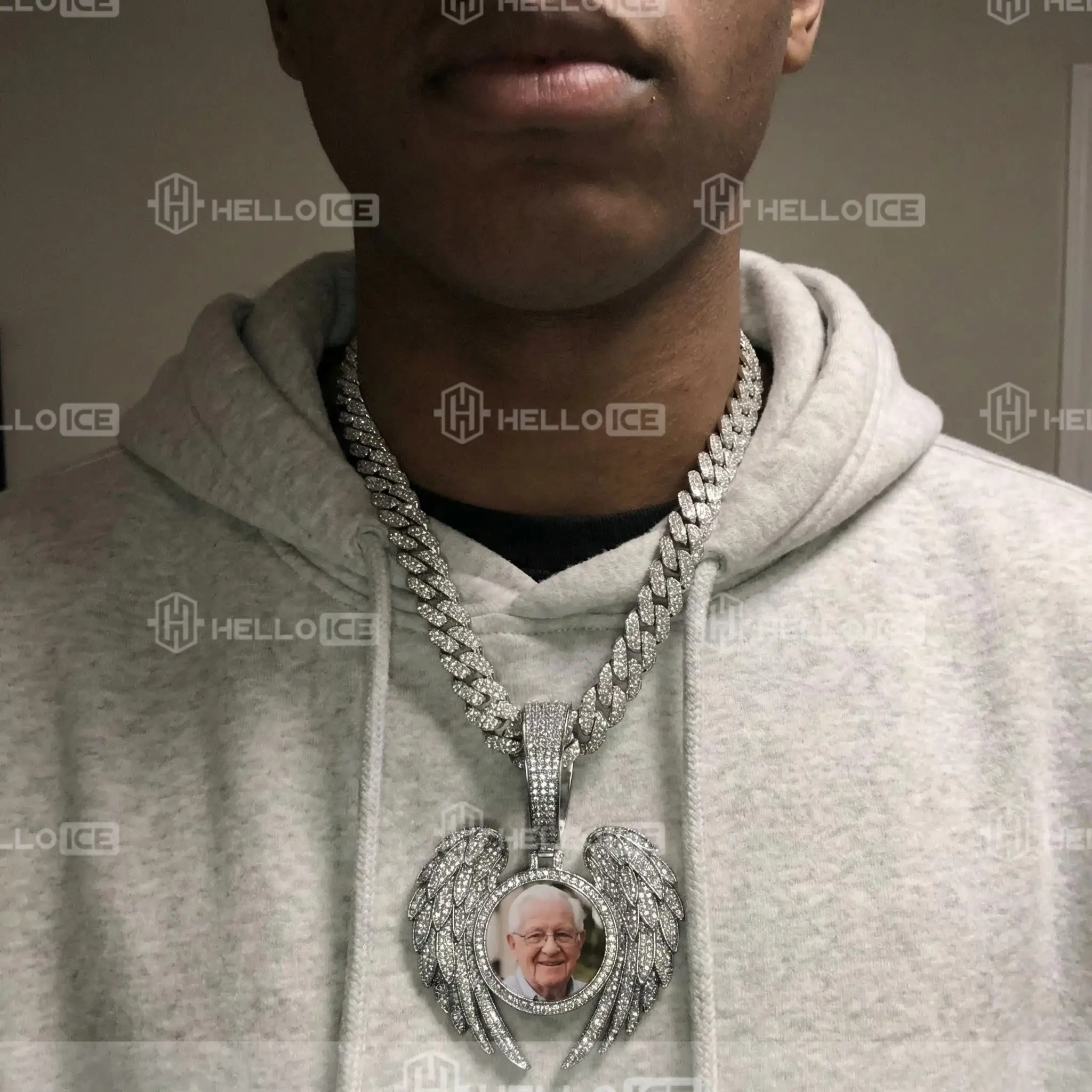 Helloice Review Image