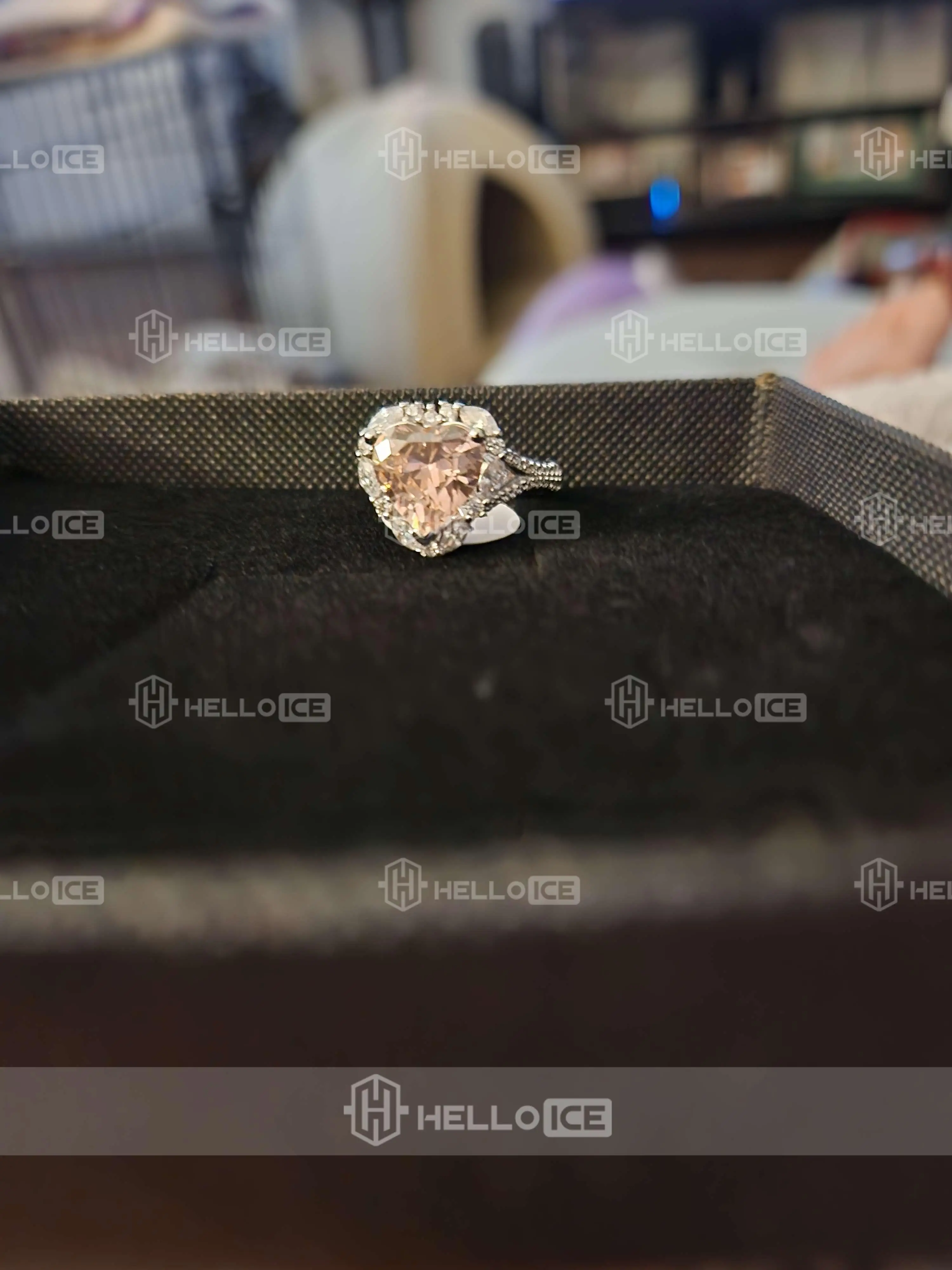 Helloice Review Image