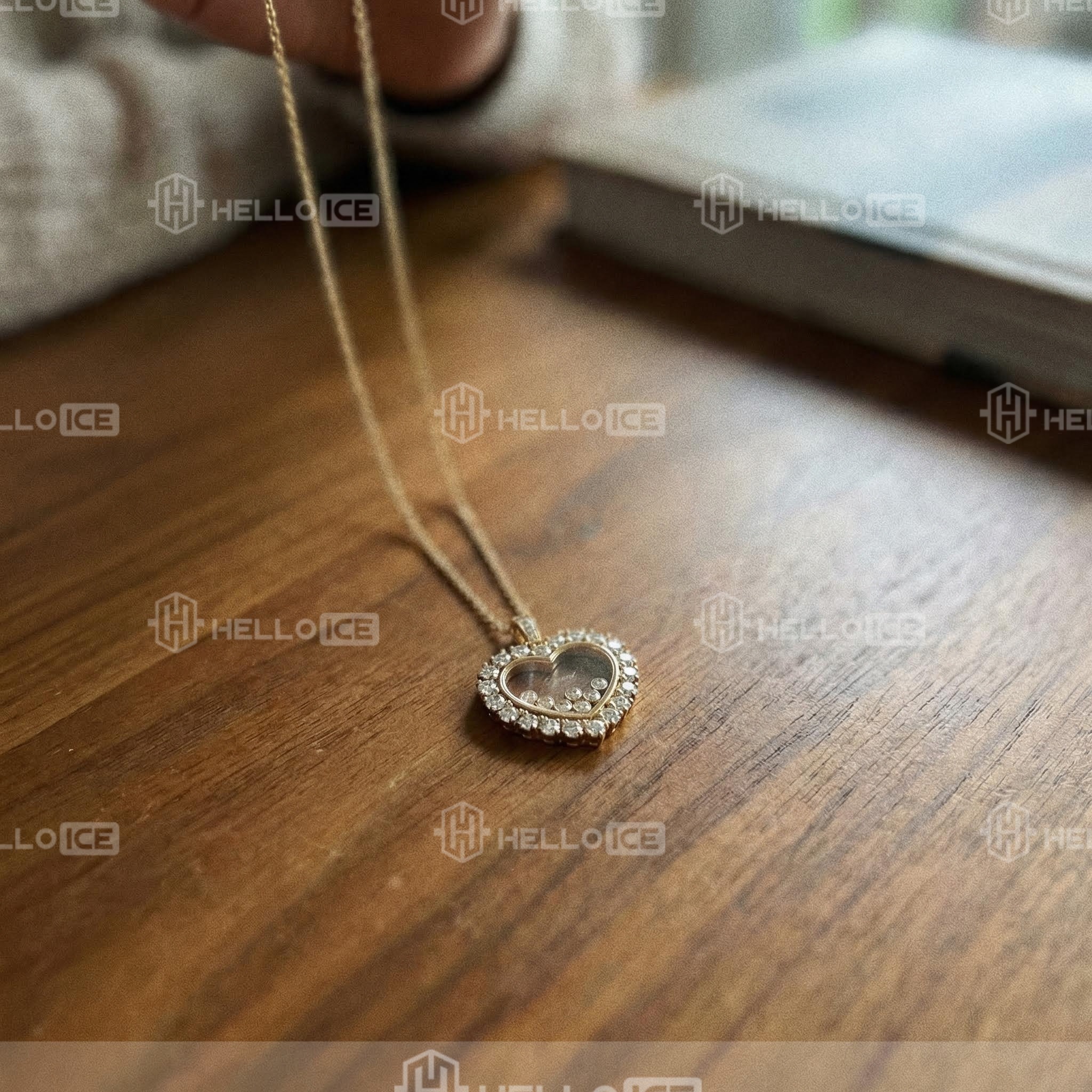 Helloice Review Image