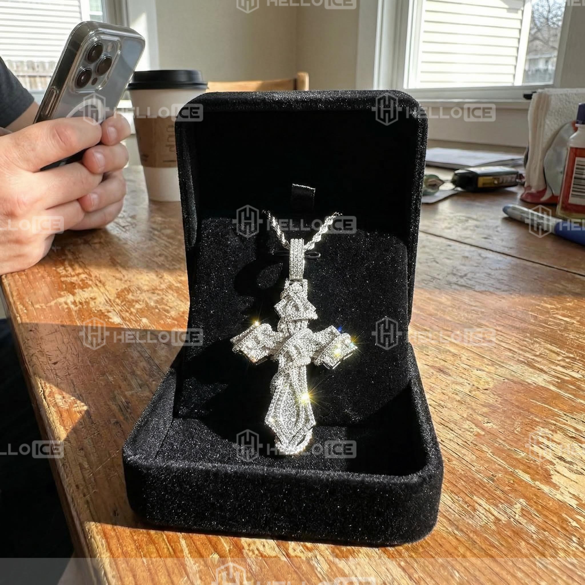 Helloice Review Image