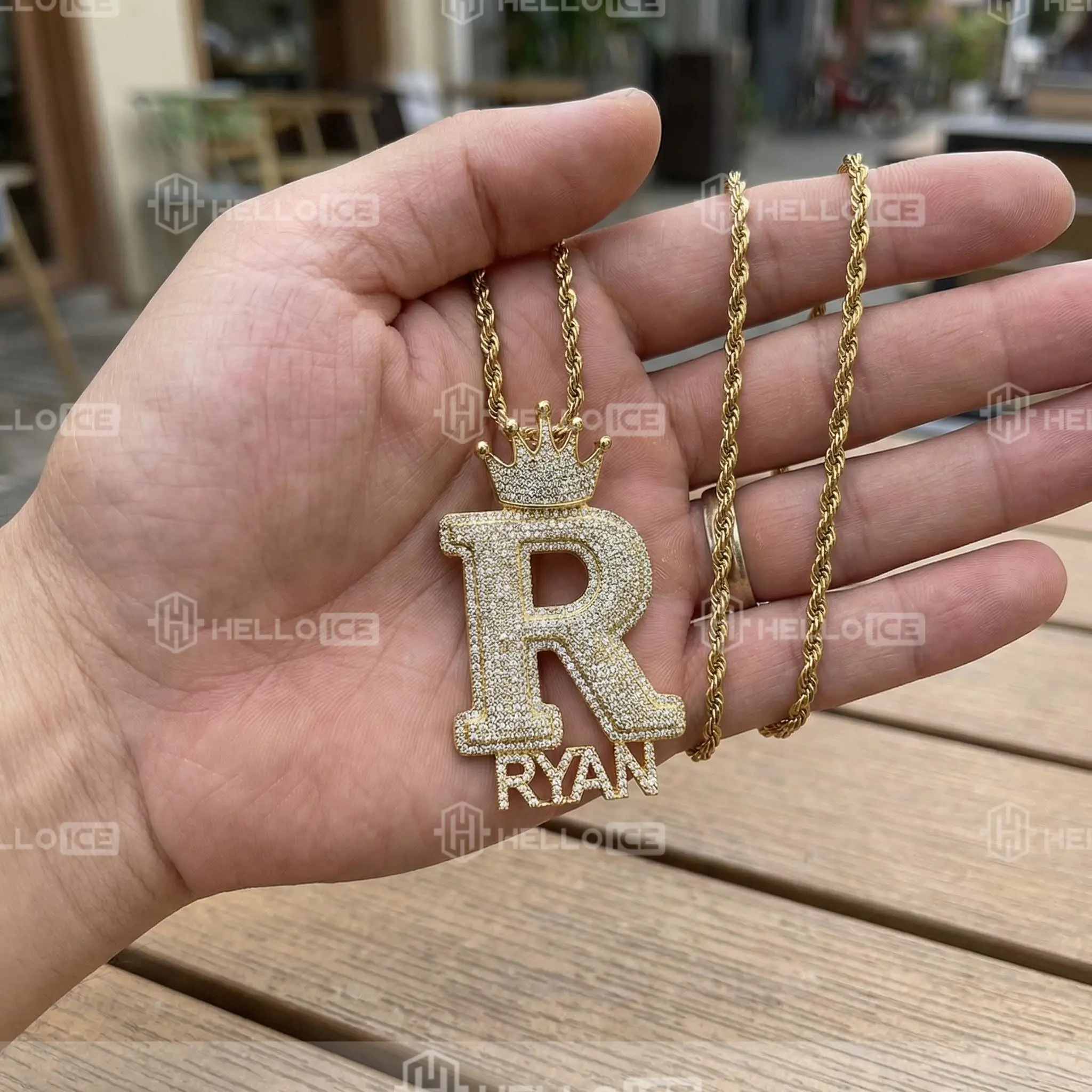 Helloice Review Image