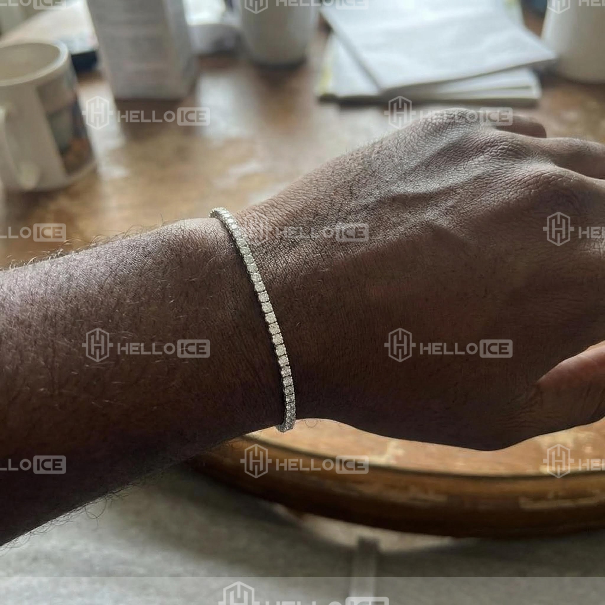 Helloice Review Image