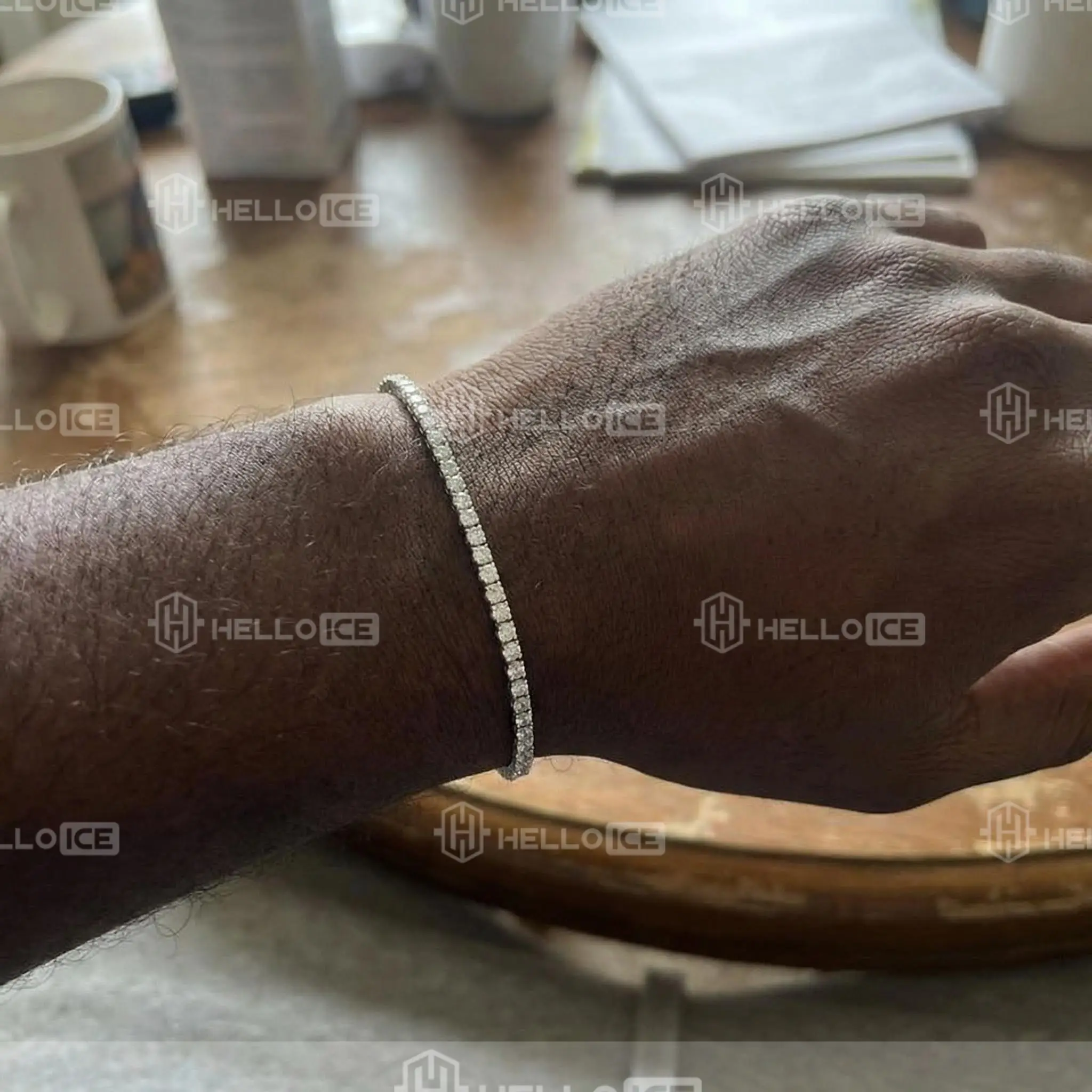 Helloice Review Image