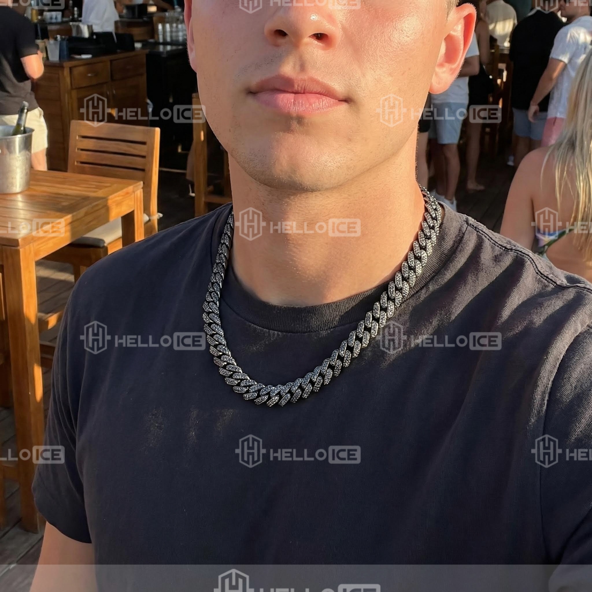 Helloice Review Image