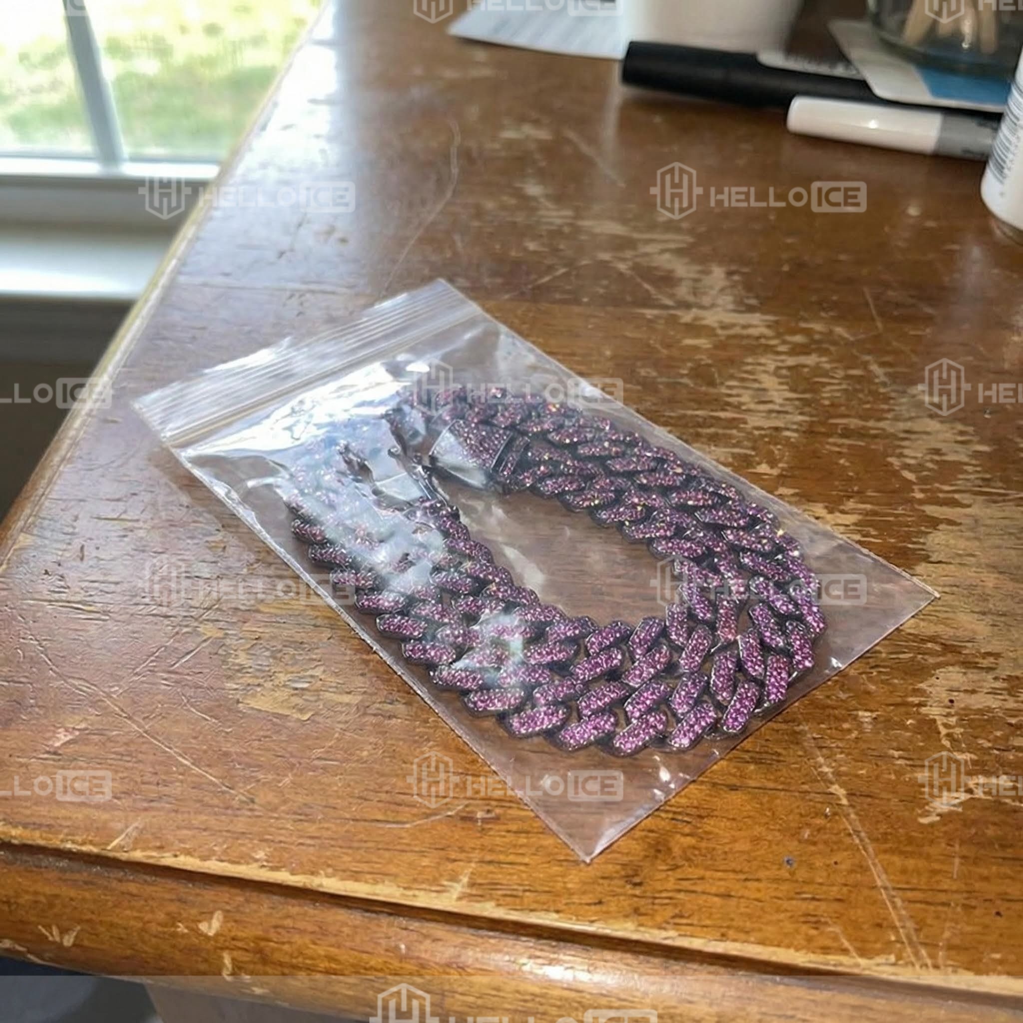 Helloice Review Image