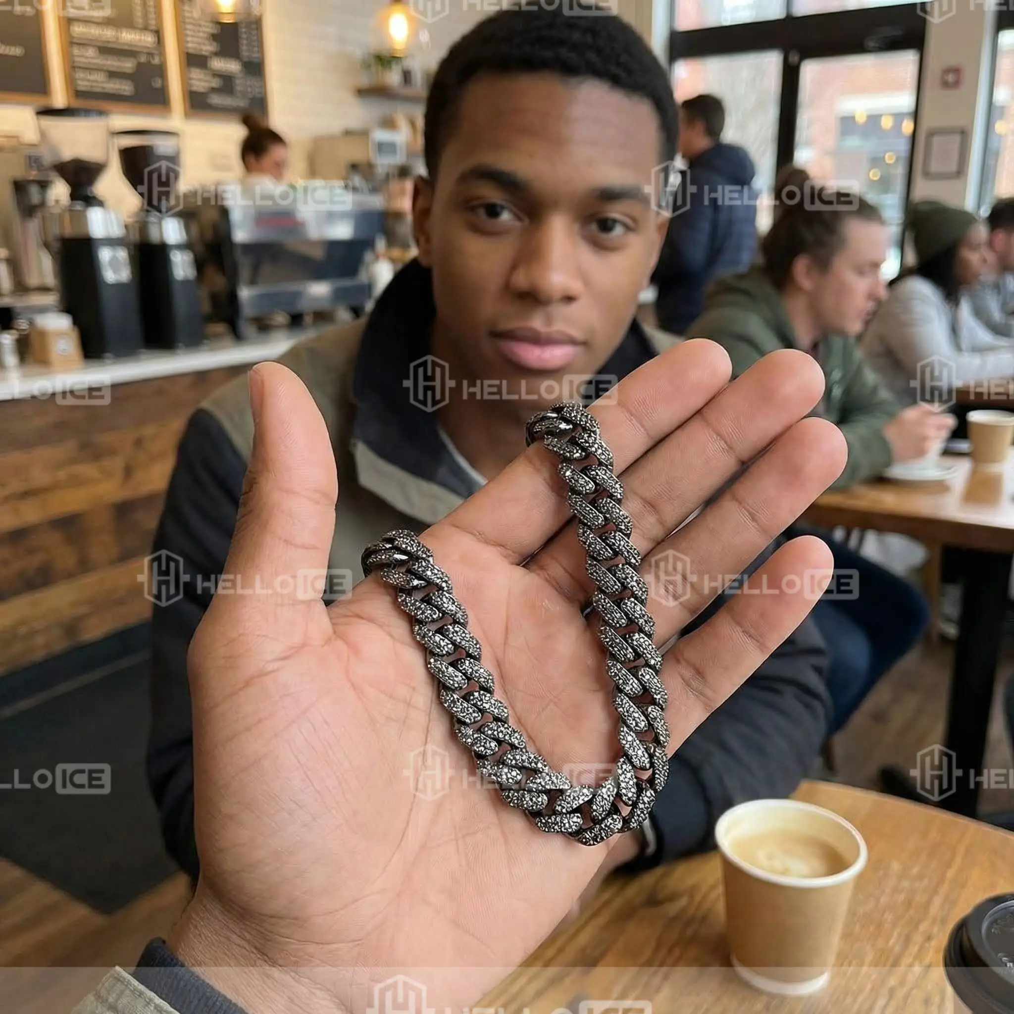 Helloice Review Image