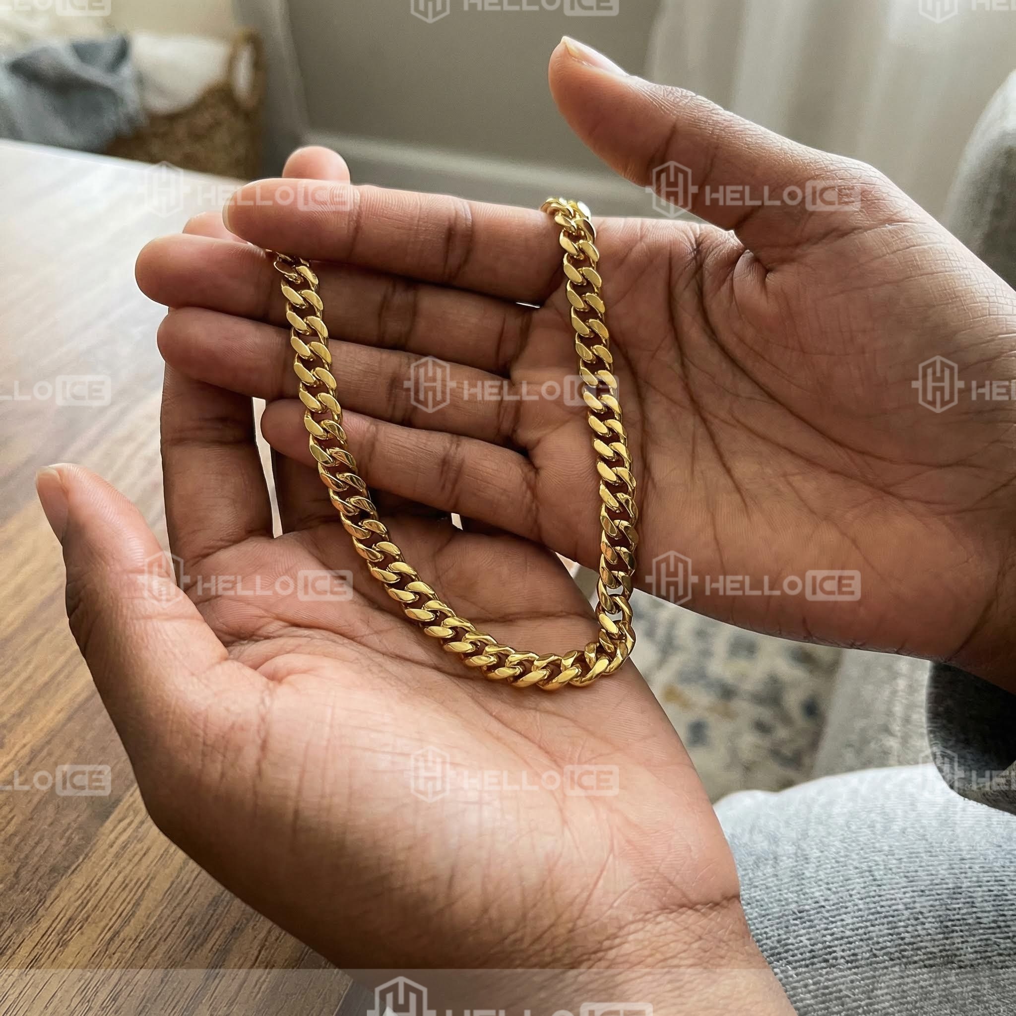 Helloice Review Image