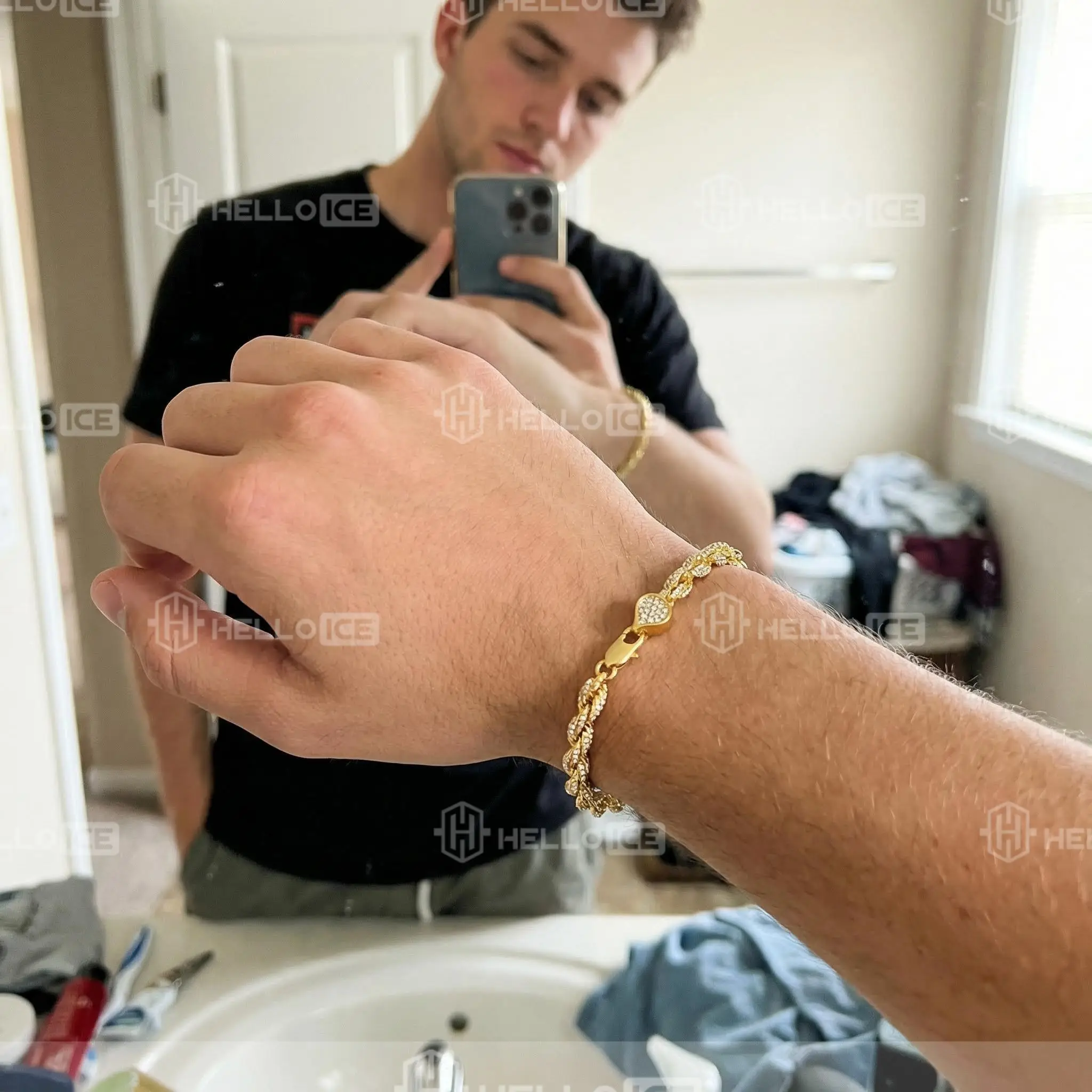 Helloice Review Image