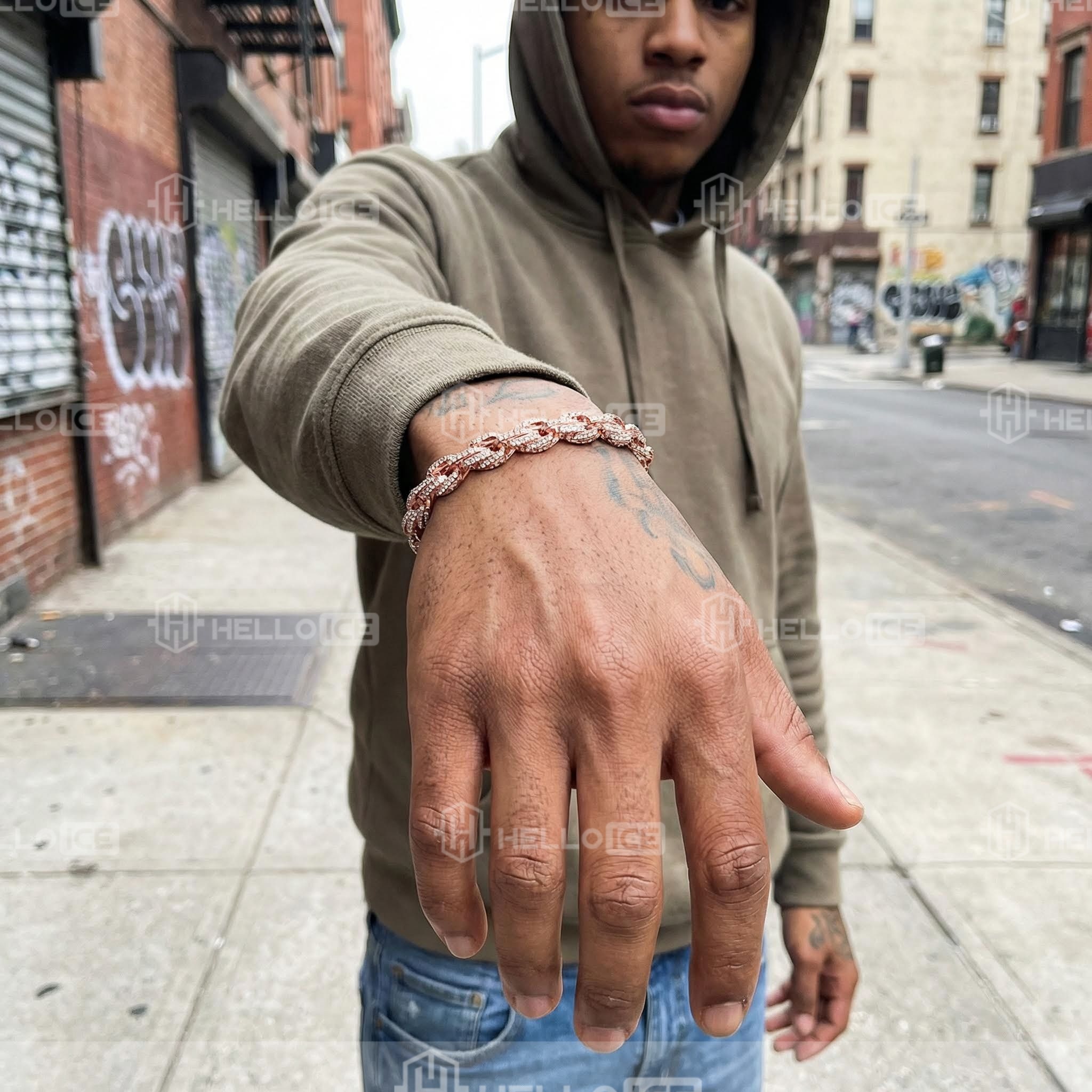 Helloice Review Image