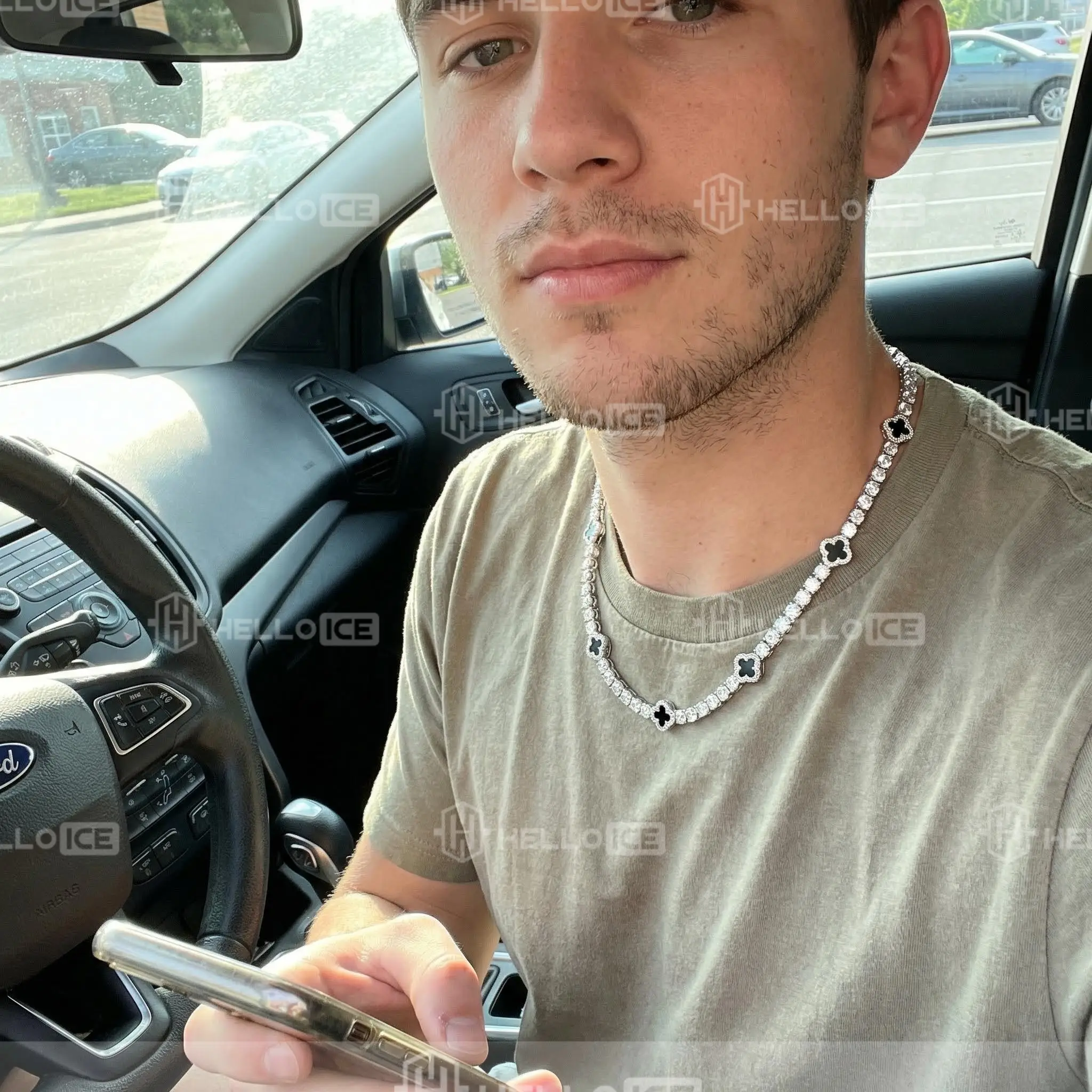 Helloice Review Image