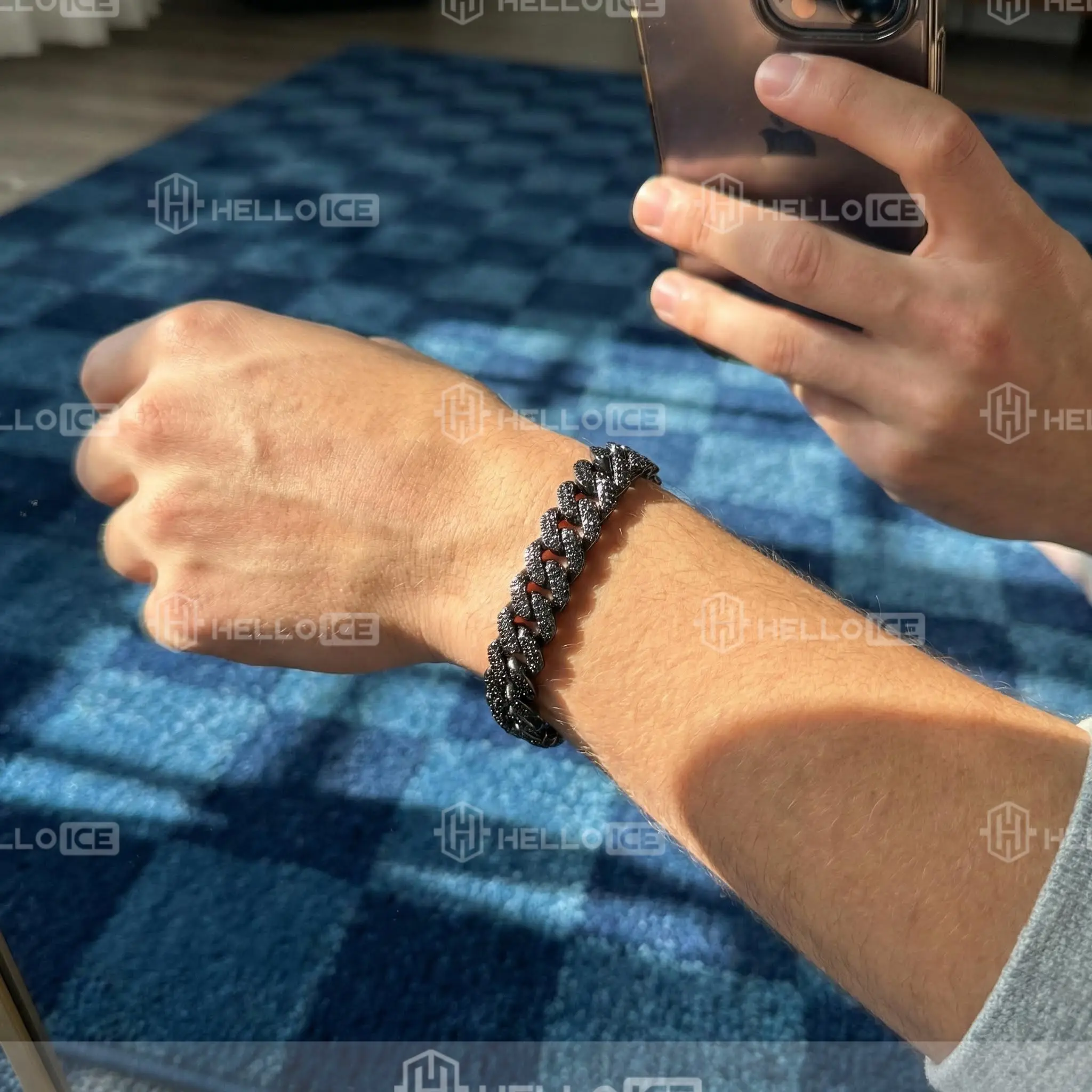 Helloice Review Image