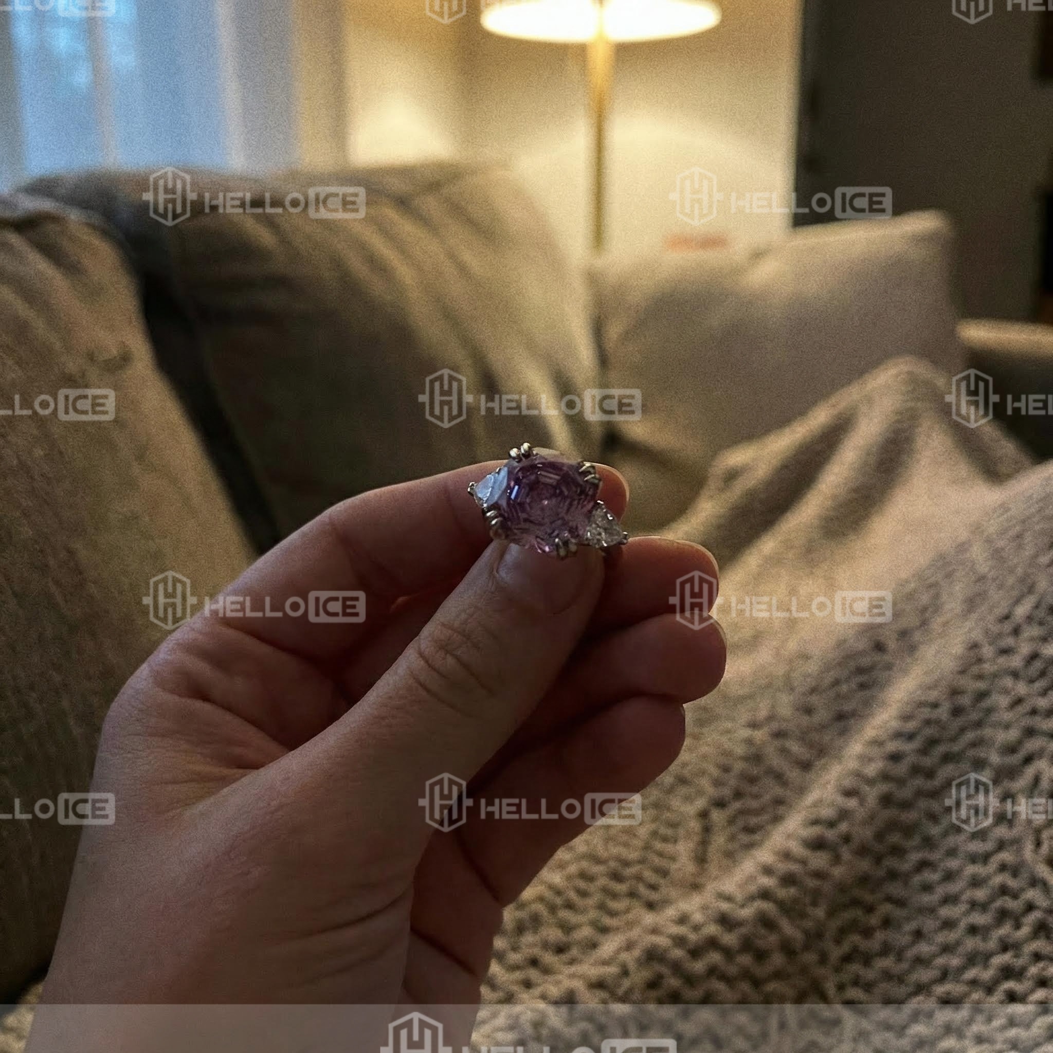 Helloice Review Image