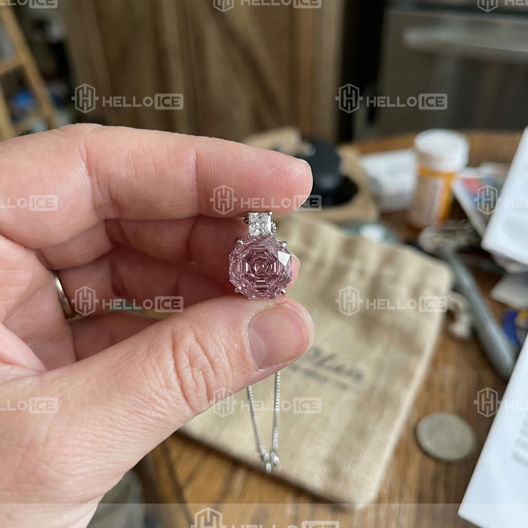 Helloice Review Image