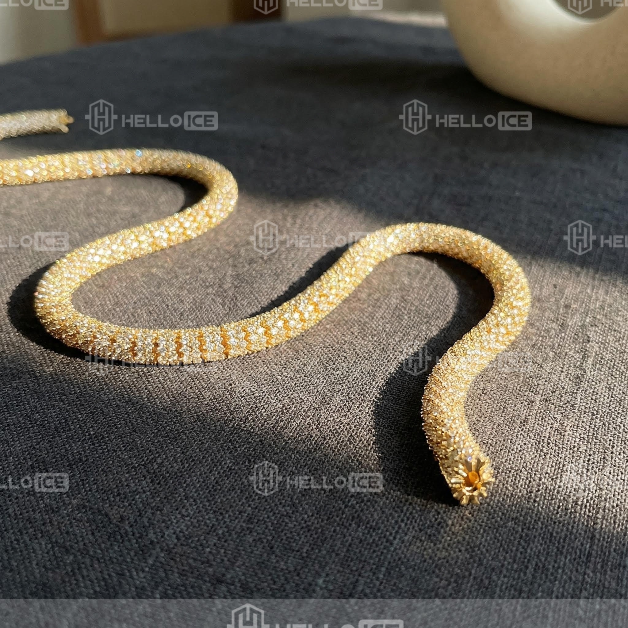 Helloice Review Image