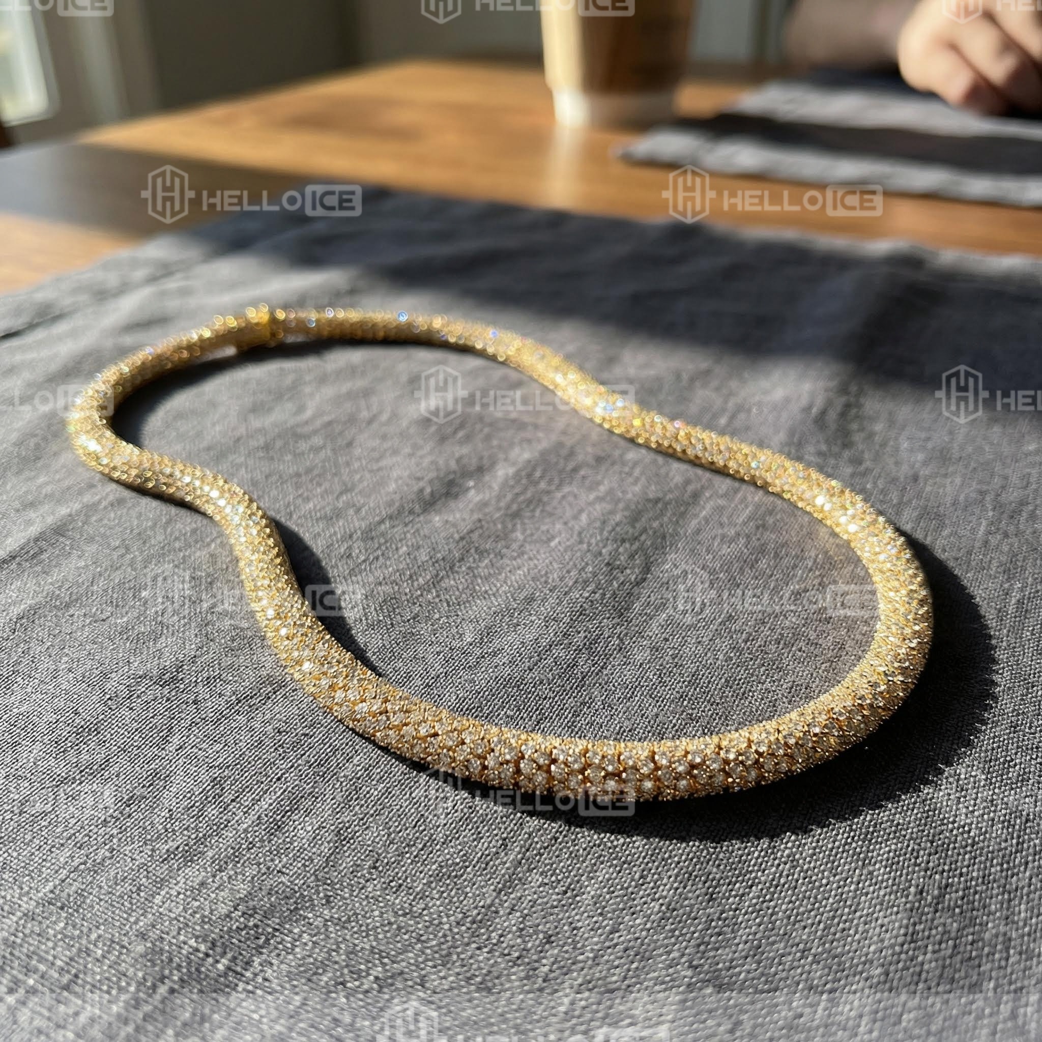 Helloice Review Image