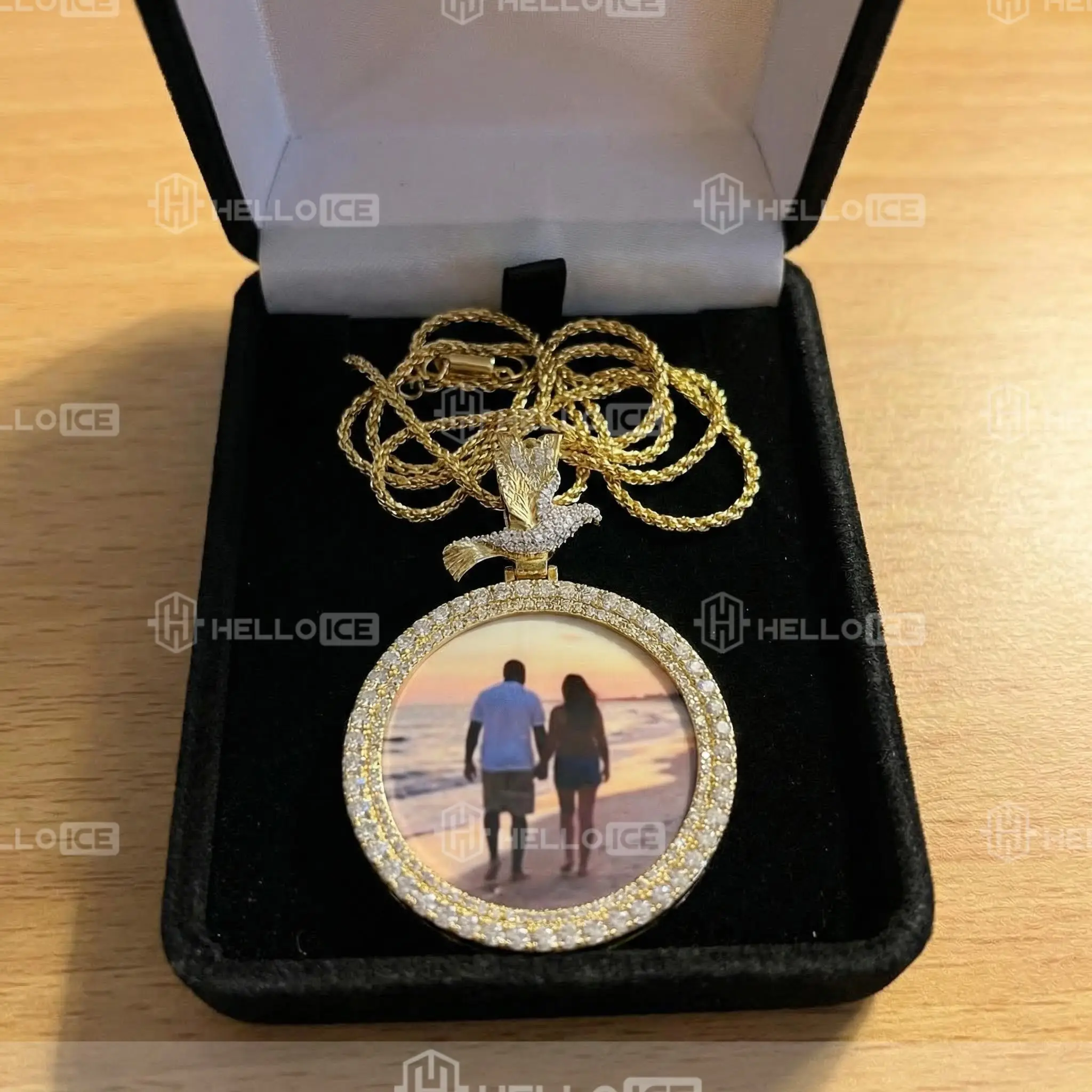 Helloice Review Image