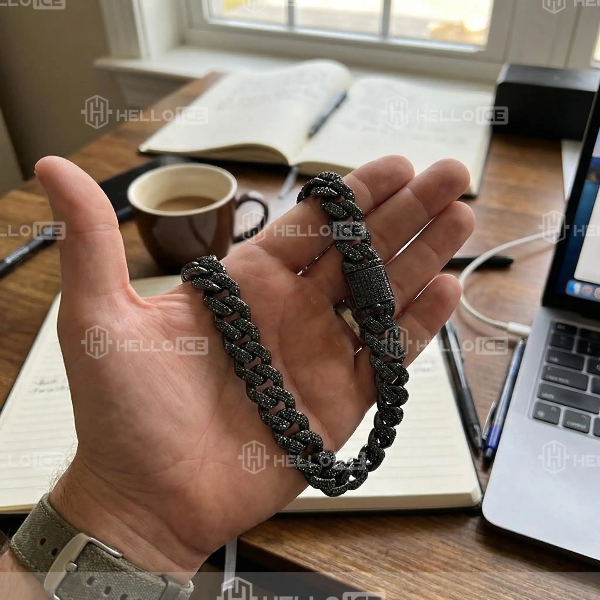 Helloice Review Image