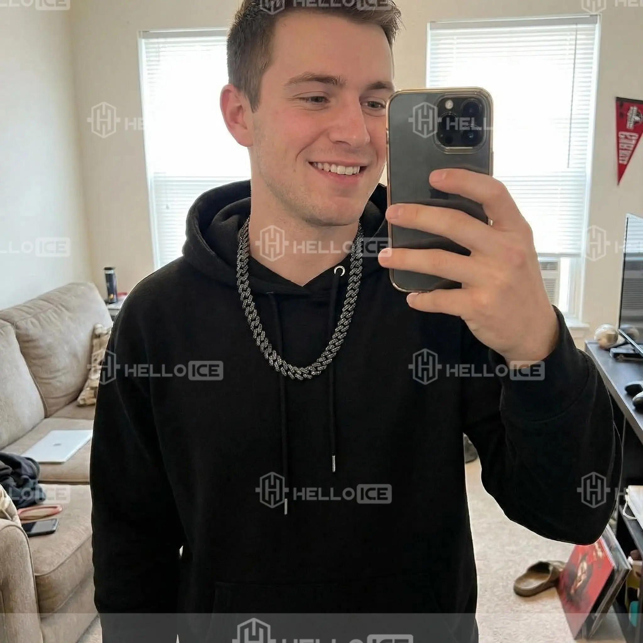 Helloice Review Image