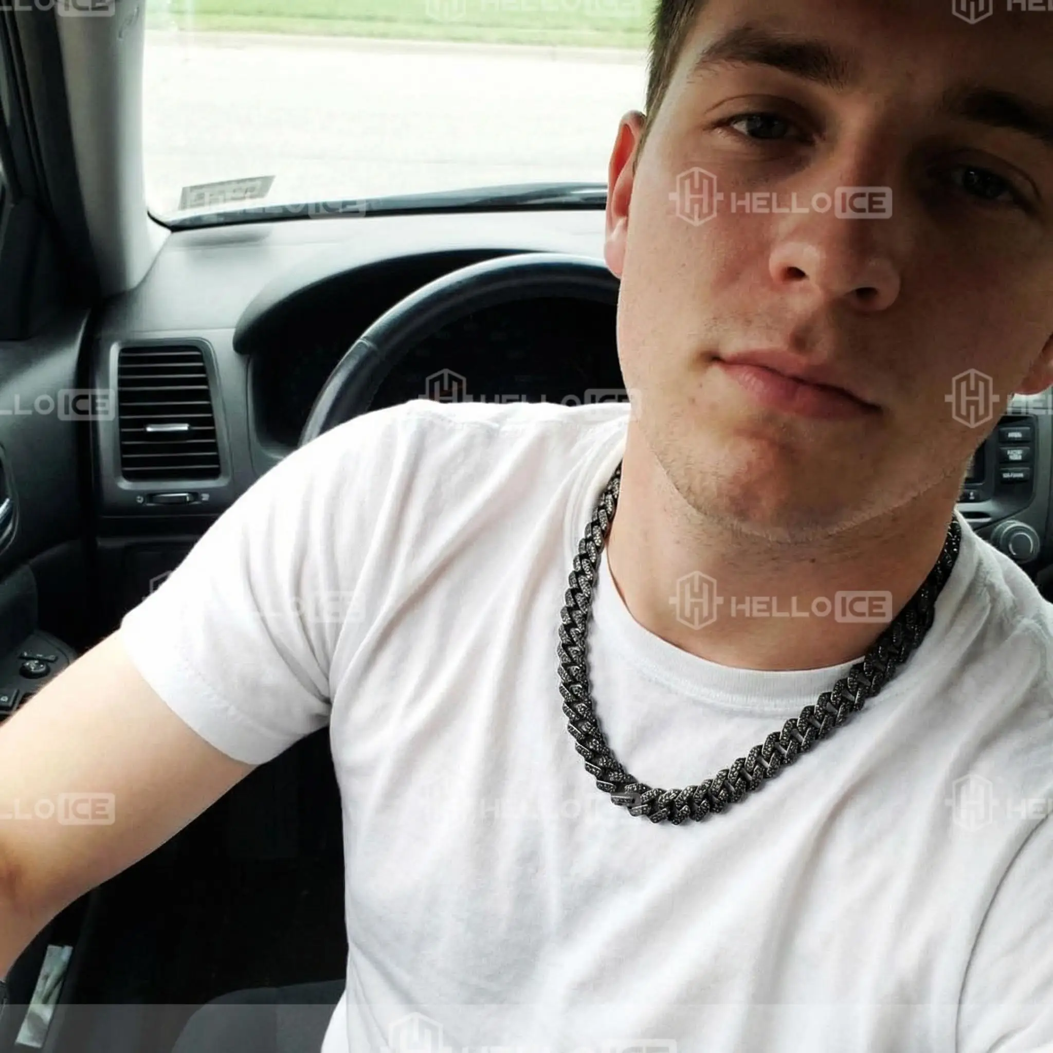 Helloice Review Image