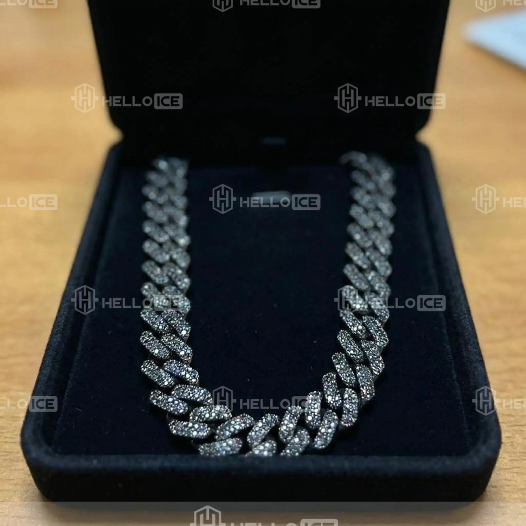 Helloice Review Image